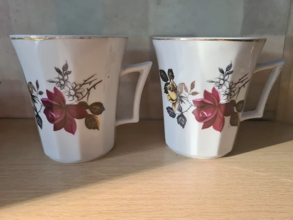 Hrnek, hrníček, retro, porcelán Dubí, cena za kus