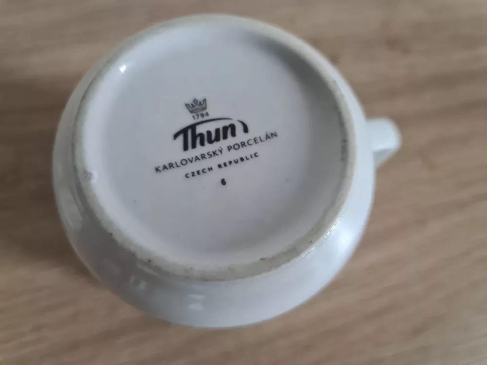 Hrnek, hrníček  Thun Czech republic, motiv zamilovaný slon 