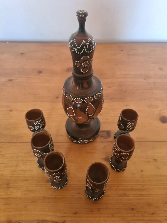 Retro vyřezávaná dřevěná sada 6+1