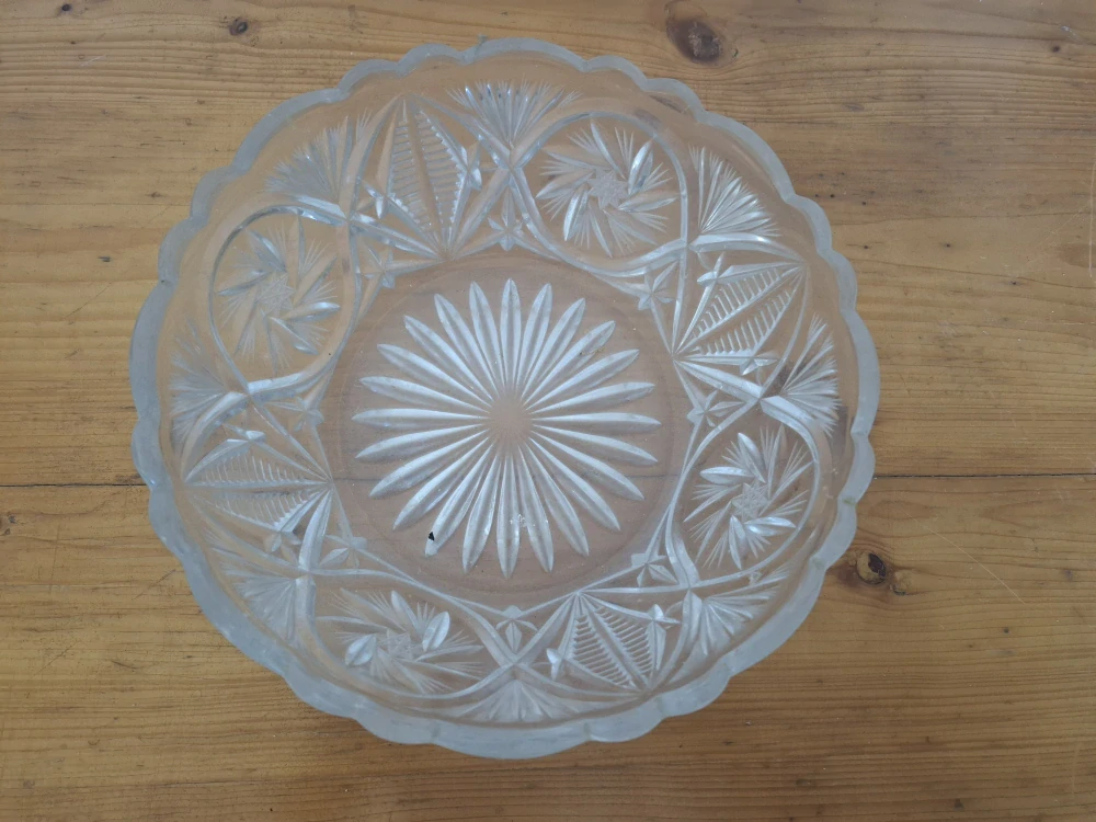 Retro mísa, lisované sklo, průměr 25cm, výška 10cm