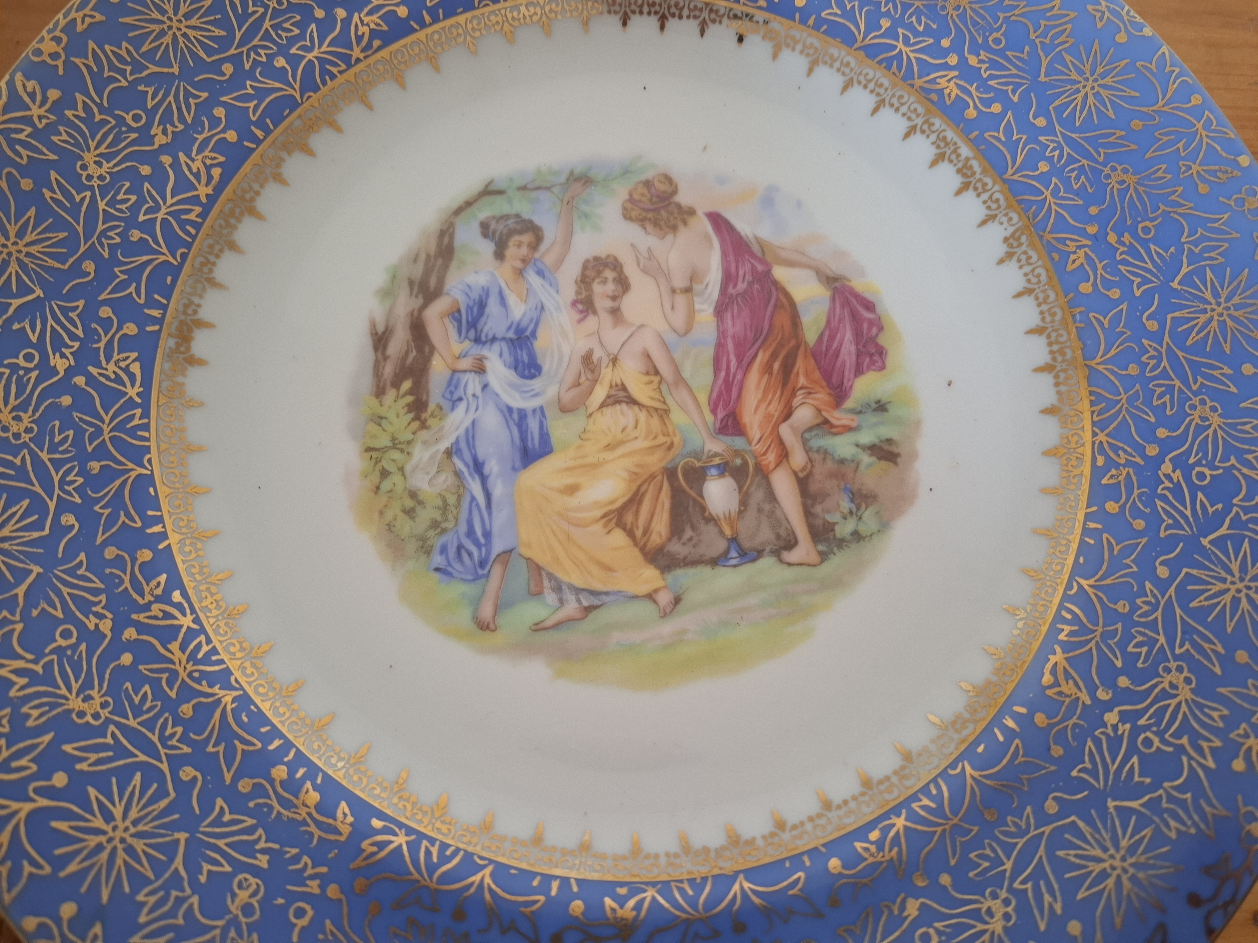 Talíř Tři Grácie, krásný modrý okraj, Pirken Hammer 