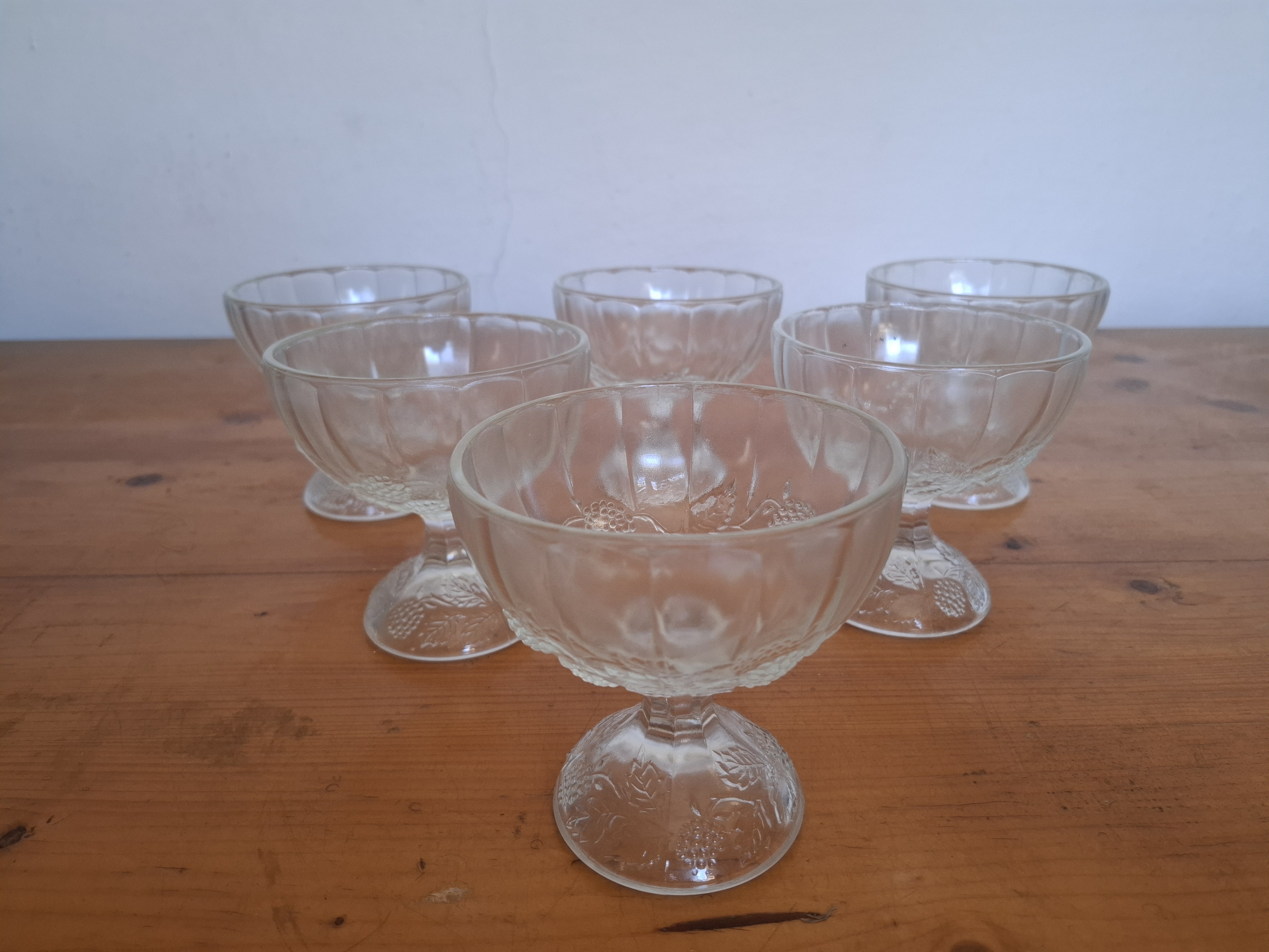 Misky na pohár, dekor jahody, výška 11,5cm, průměr 11,5cm