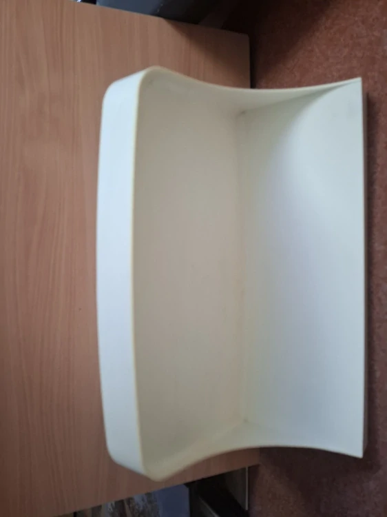 Retro plastová krémová/bílá police do koupelny, zn. LNH Czechoslovakia 