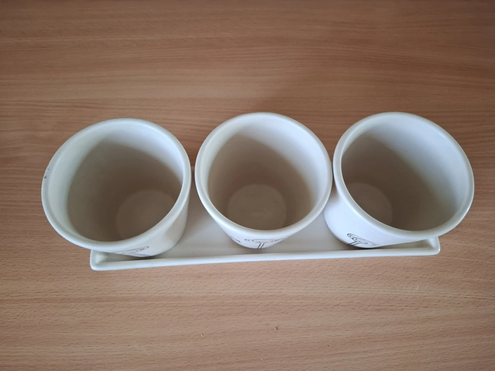 Květináče s podmiskou, porcelán, nepoužité, výborný stav 