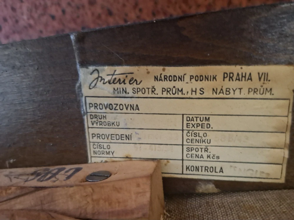 Křeslo Halabala, Czechoslovakia 