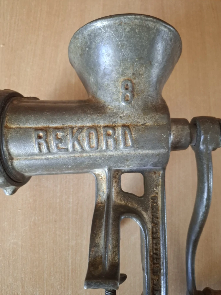 Starší mlýnek na maso, vel.8, Czechoslovakia