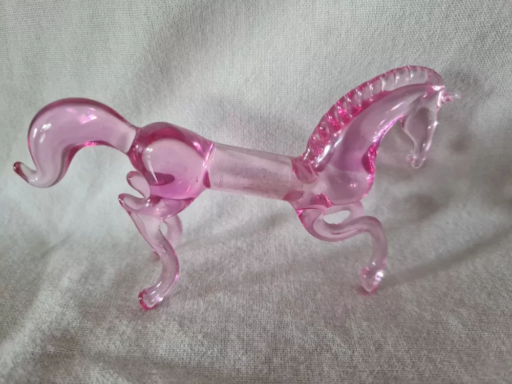 Skleněná figurka kůň, délka 9cm