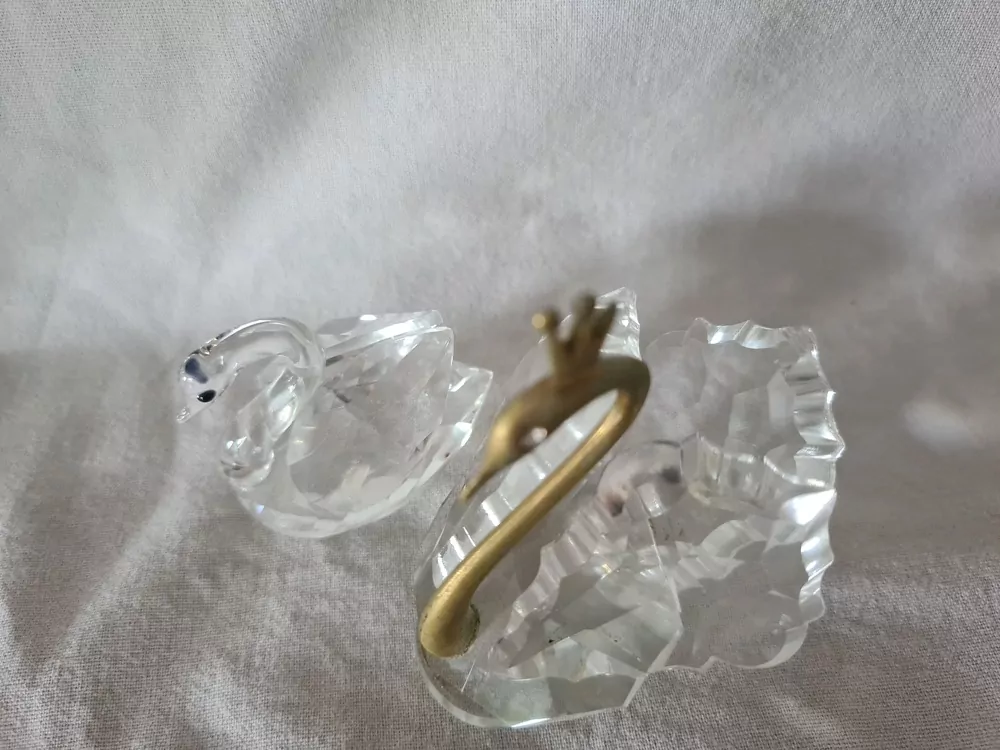 Skleněná figurka, labutě, výška 4 a 7cm