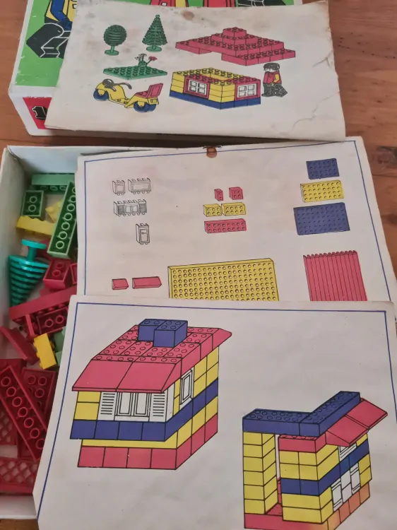 Stará dětská stavebnice SSSR, neúplná 