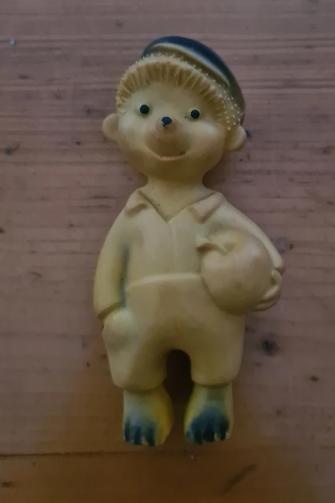 Retro pískací hračka ježek