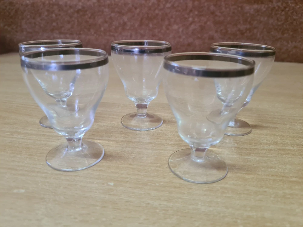 Štamprle, panáky, stříbrná linka, 5ks, výška 6,5cm