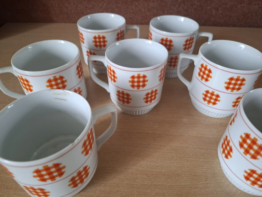 Retro hrnek, hrníček, 7x záplata, Royal Dux Czechoslovakia