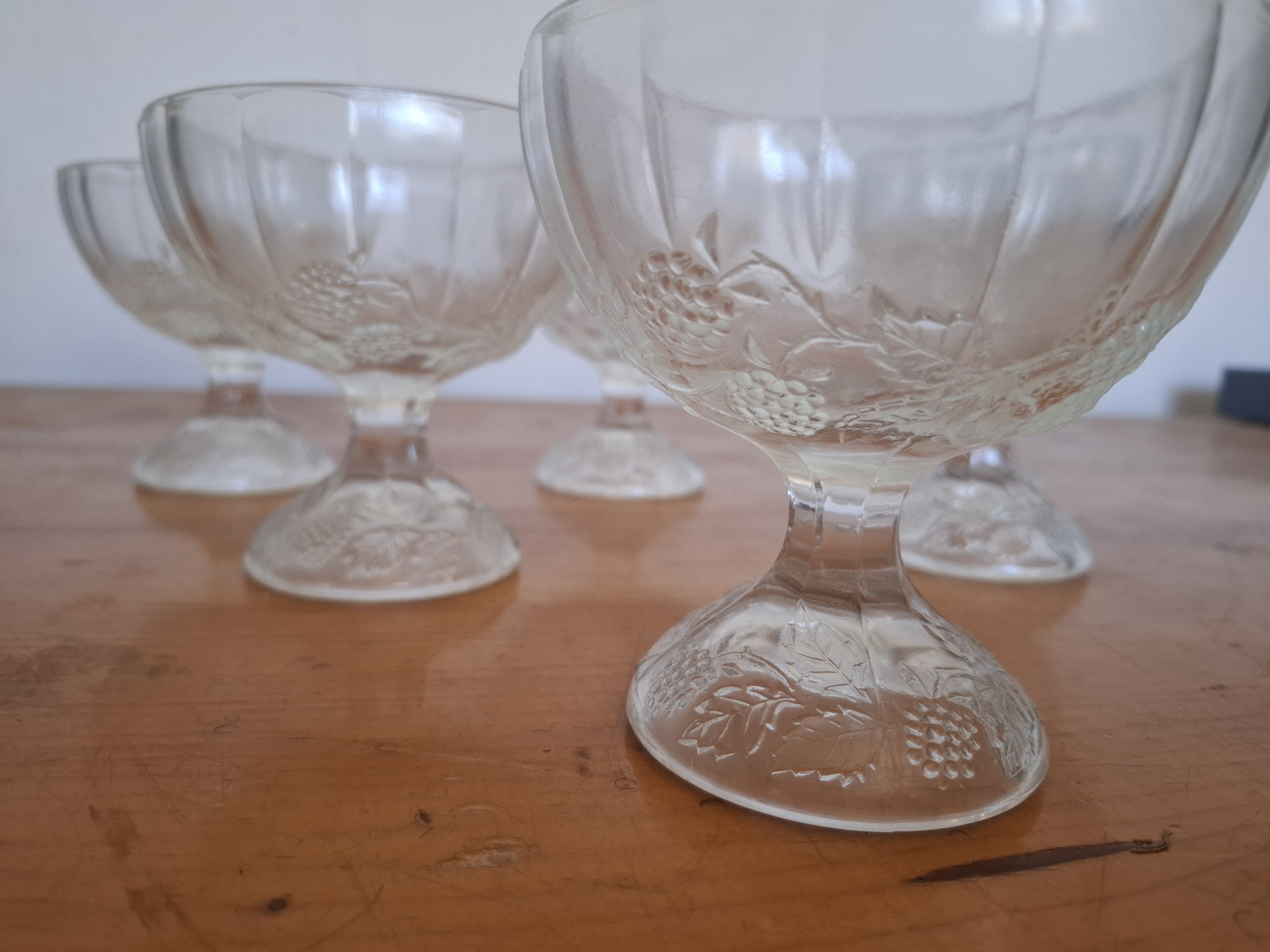 Misky na pohár, dekor jahody, výška 11,5cm, průměr 11,5cm