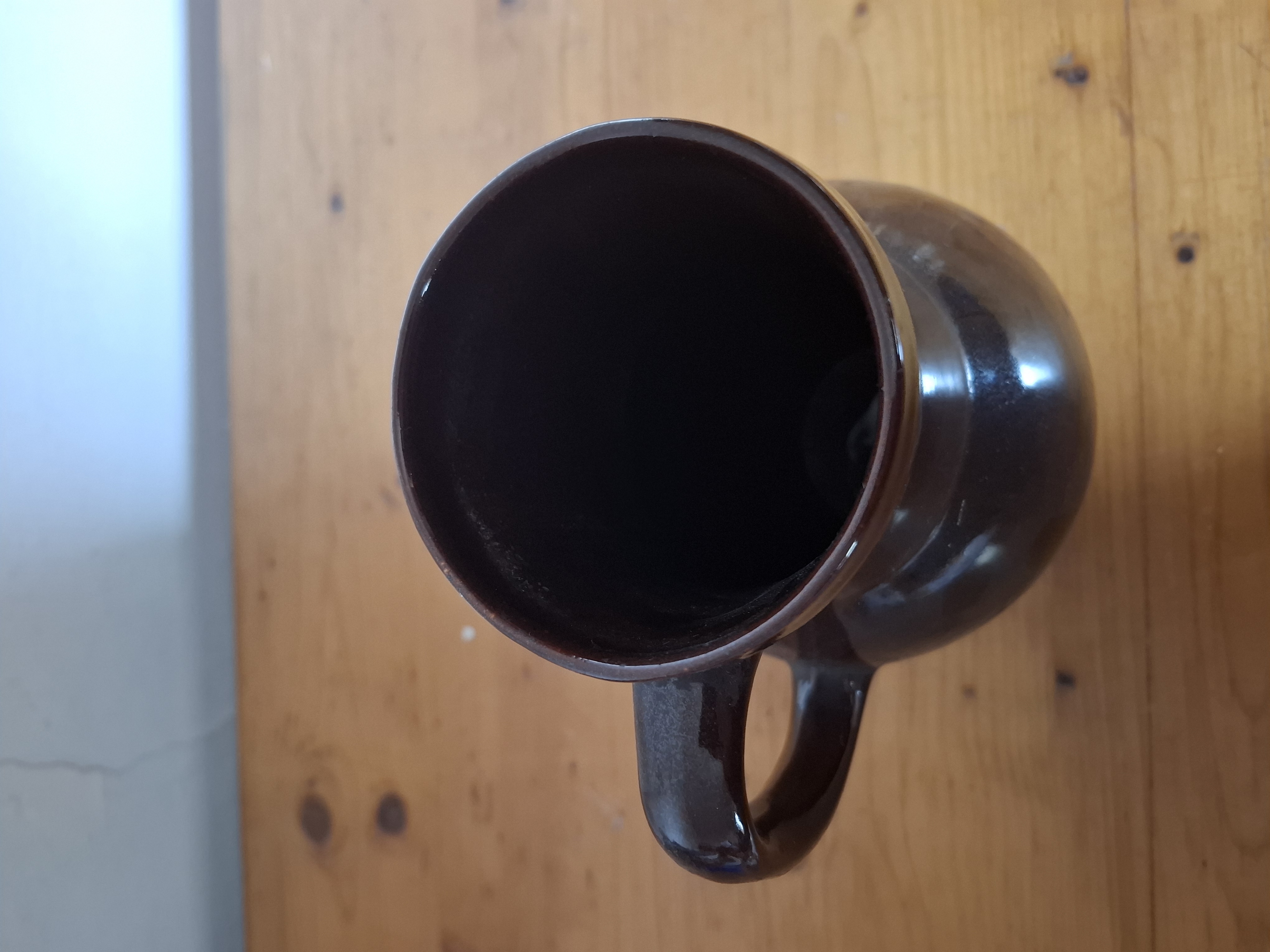 Keramický džbán, hnědý, zn. Keramo Kostelec nad Černými lesy