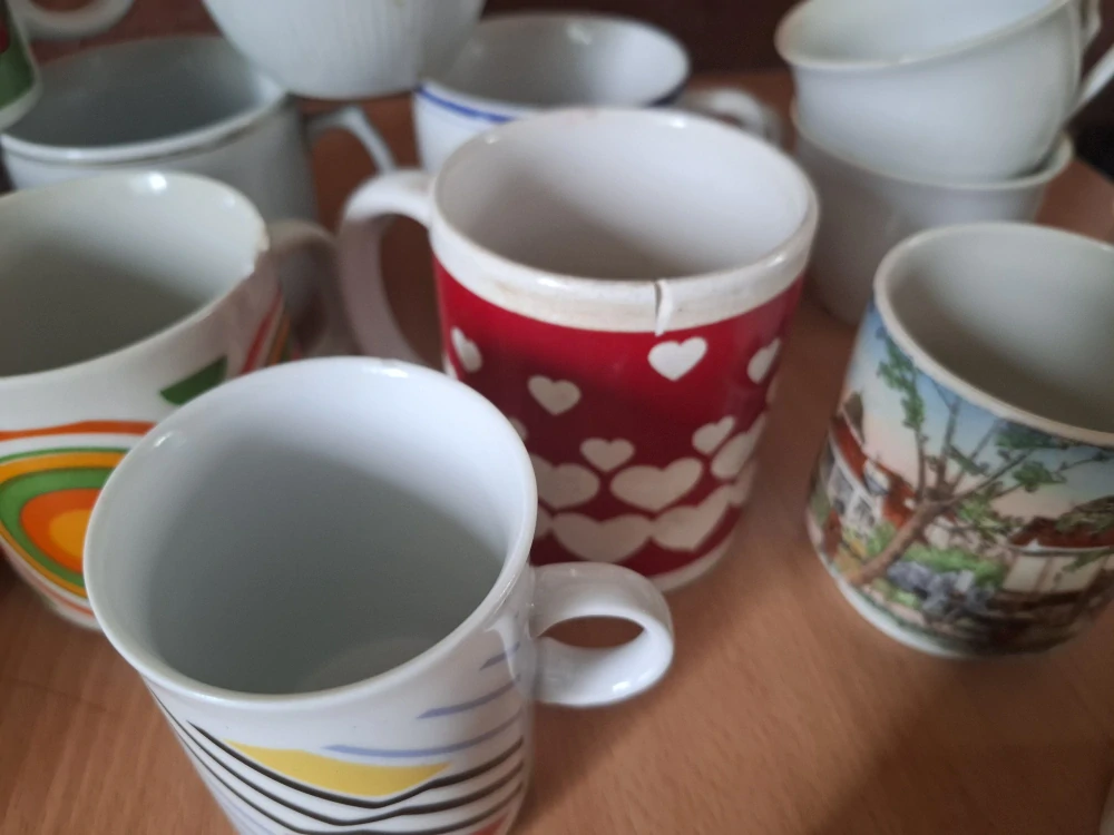 Plotové hrnky 20ks, hrníček, cena za vše (cena za obalový materiál)