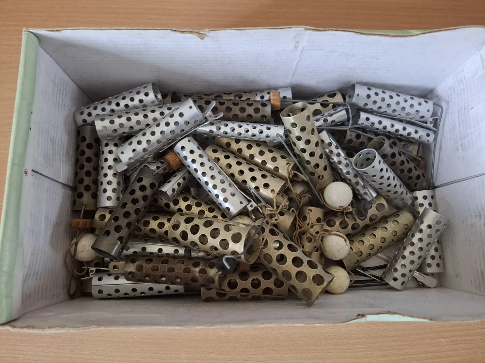 Retro kovové natáčky 