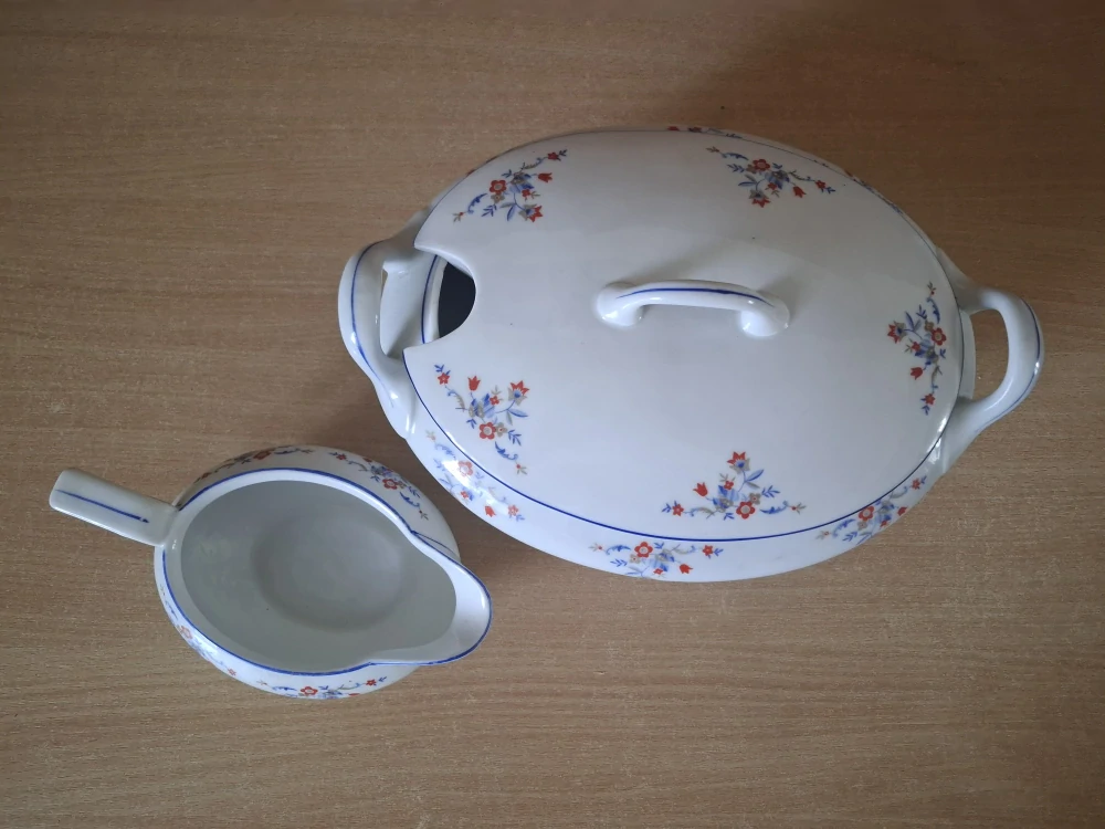 Vintage krásná terina, polévková mísa a omáčník, Božíčany, Czechoslovakia