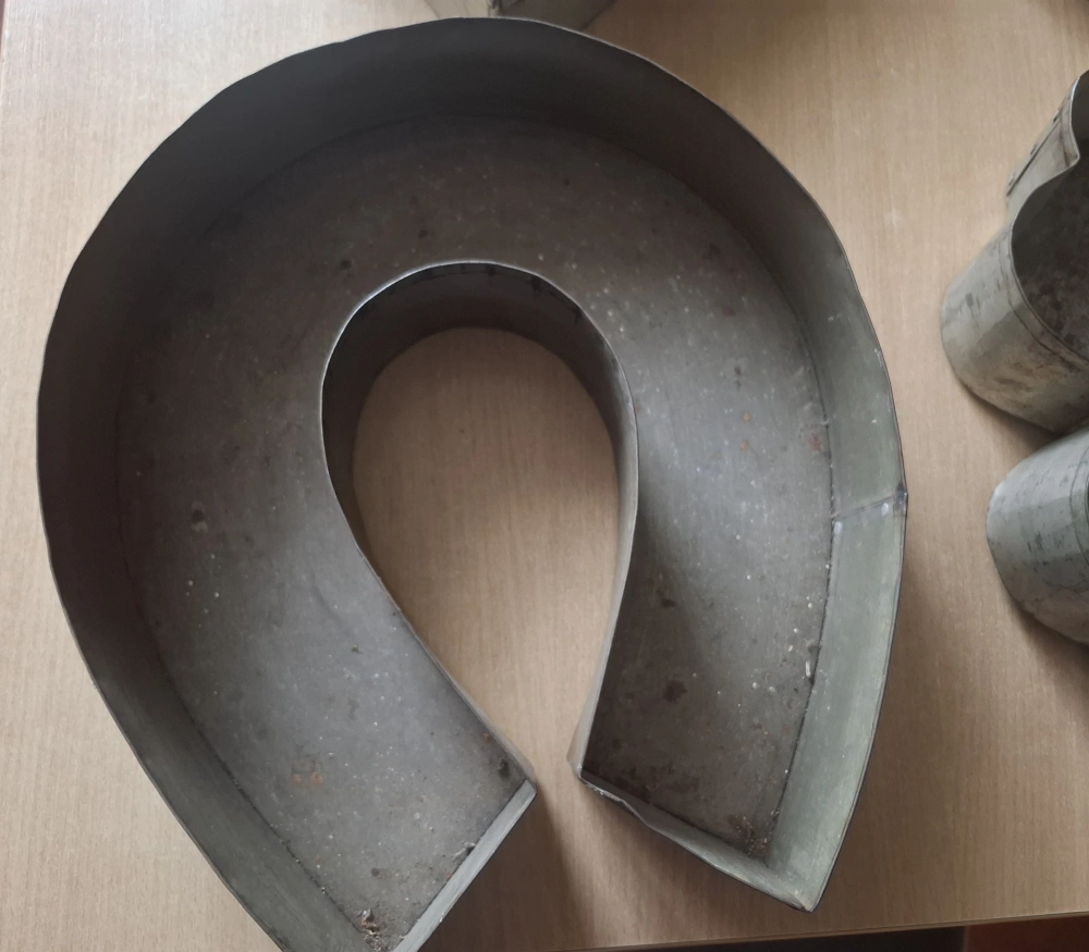 4x forma kovová na pečení, cena za vše