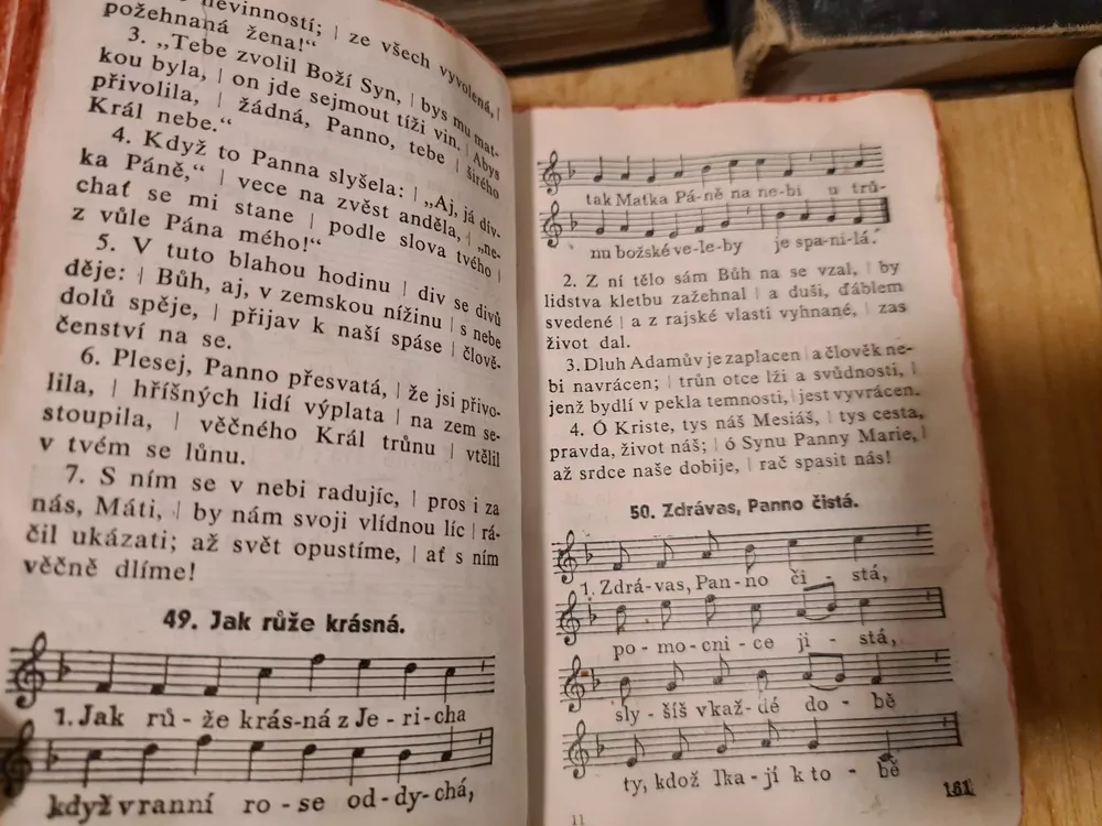 Náboženství, modlitební knihy, staré knihy, 5ks, cena za vše 