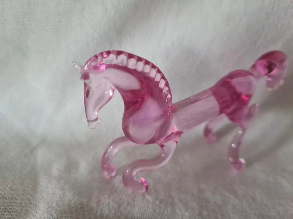 Skleněná figurka kůň, délka 9cm