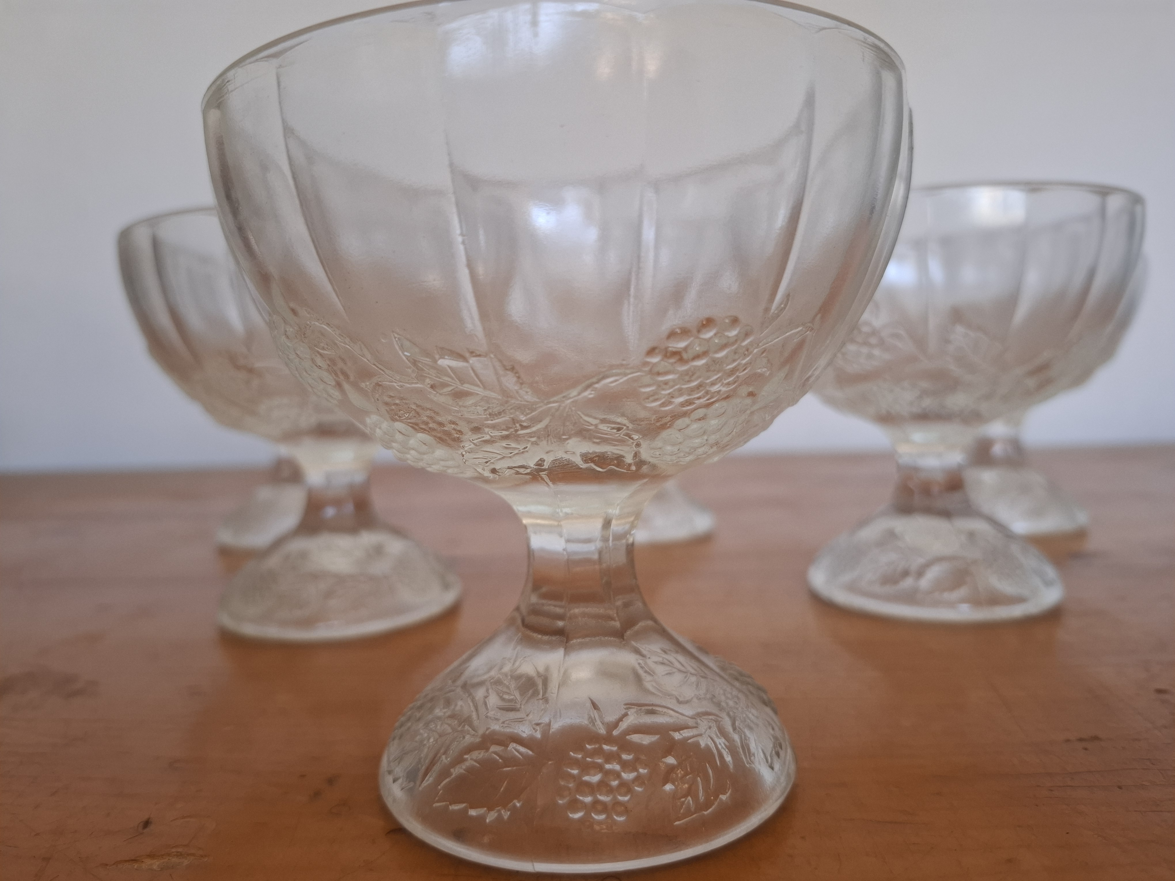 Misky na pohár, dekor jahody, výška 11,5cm, průměr 11,5cm