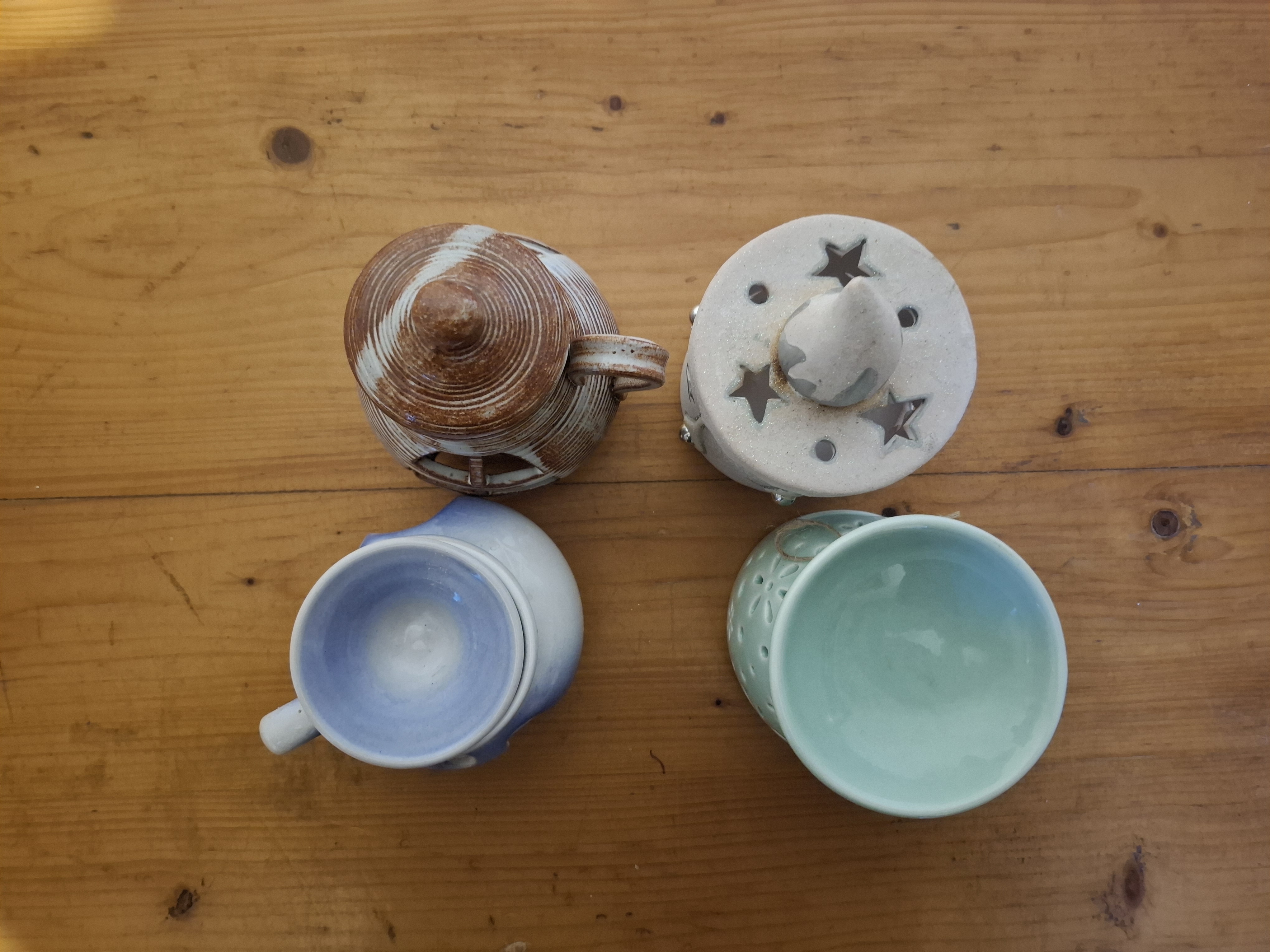 Keramika, 4x svícen na čajovou svíčku, cena za vše 