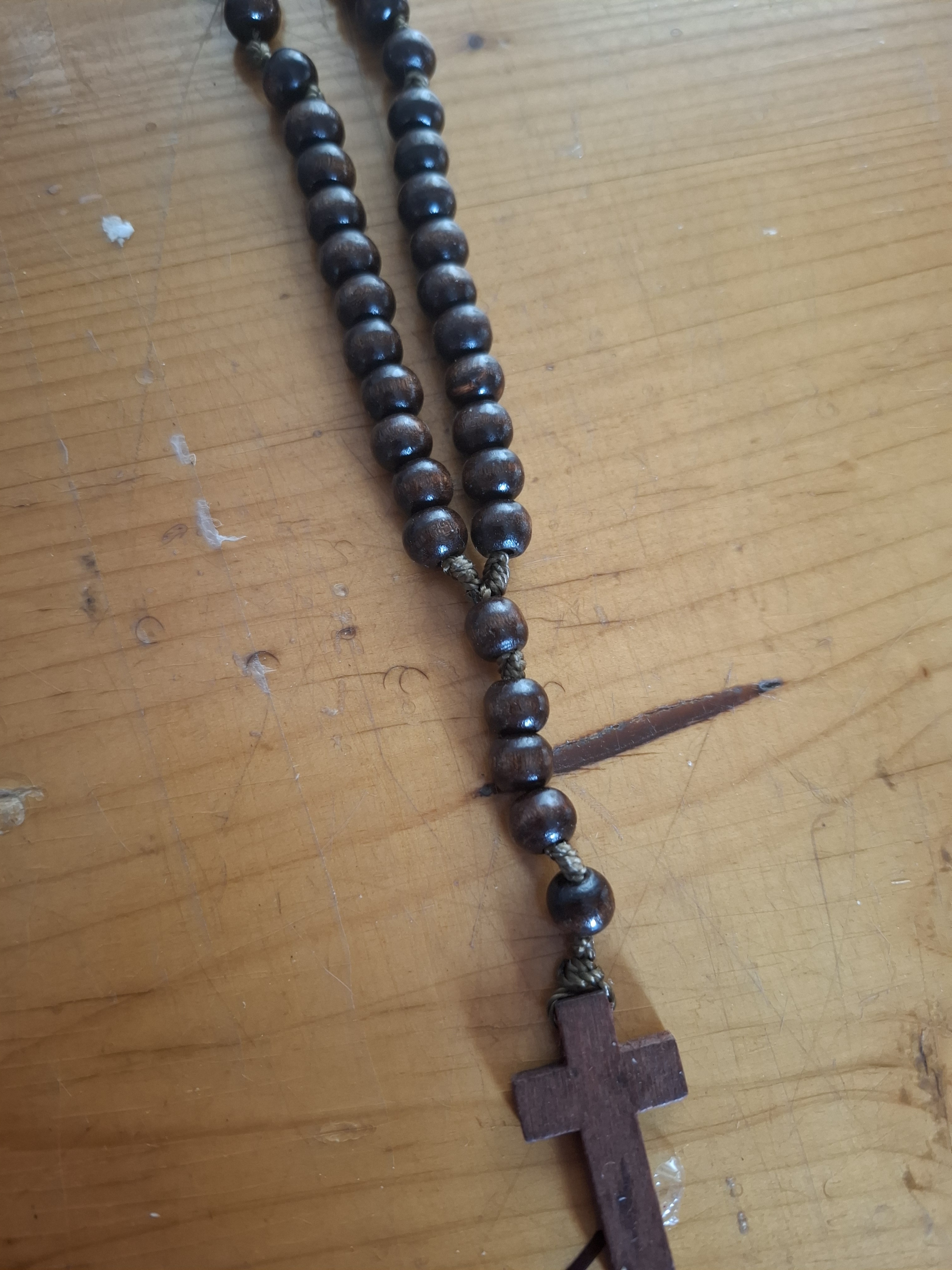 Dřevěný růženec,bez poškození 