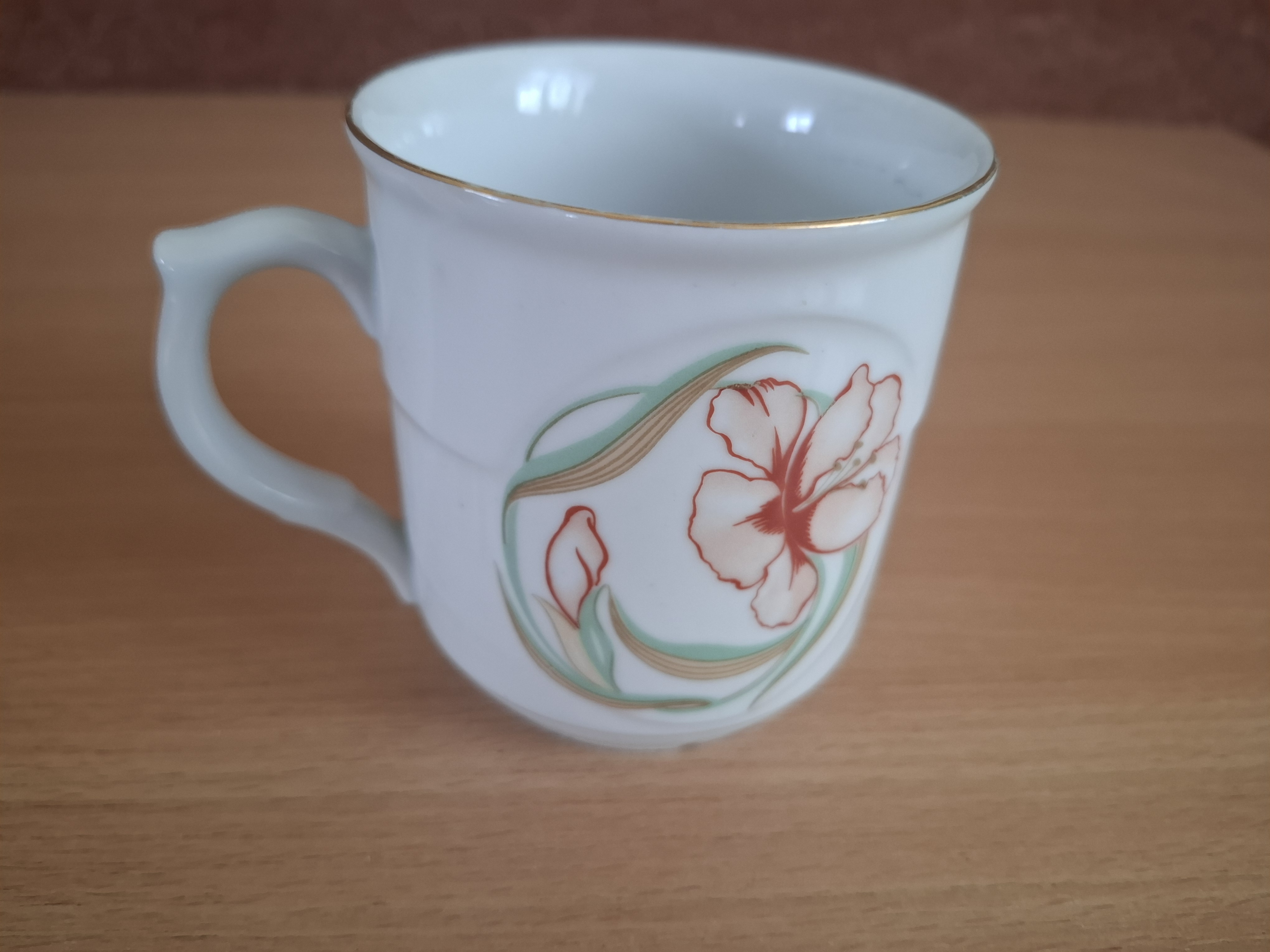 Retro hrnek, hrníček, květy, Loket