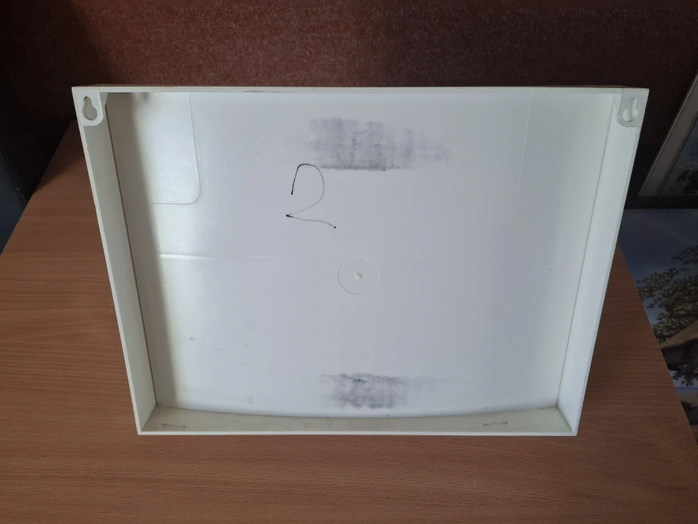 Retro plastová krémová/bílá police do koupelny, zn. LNH Czechoslovakia 