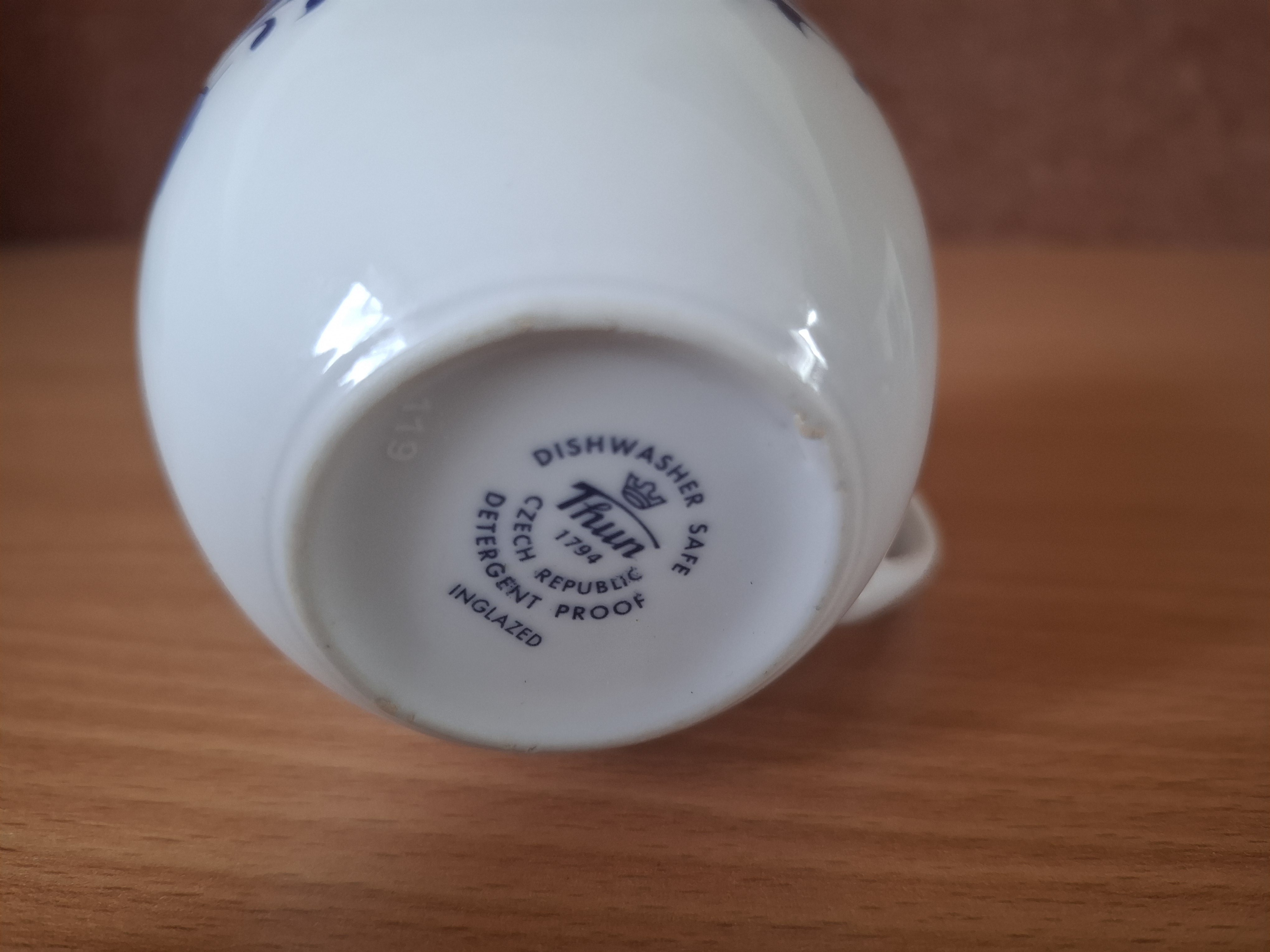 Hrnek, hrníček, dekor cibulák, Thun Czech republic 