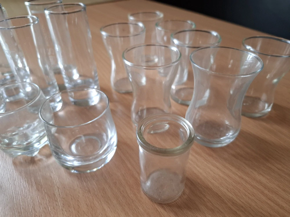 Za hubičku, mix 21ks štamprle, panáky, cena za vše 