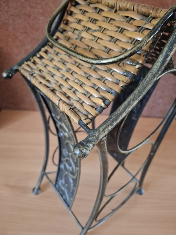 Stojan na víno, velmi dobrý stav, 46x25x19cm