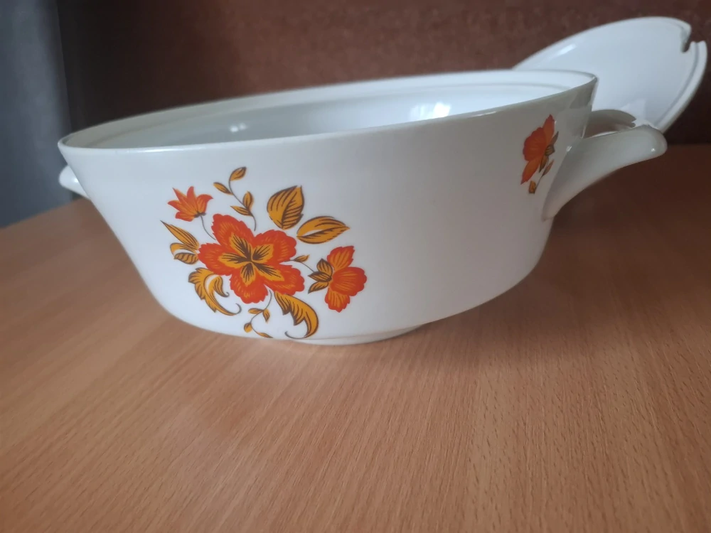 Terina, polévková mísa, květy, Bohemia Czechoslovakia 
