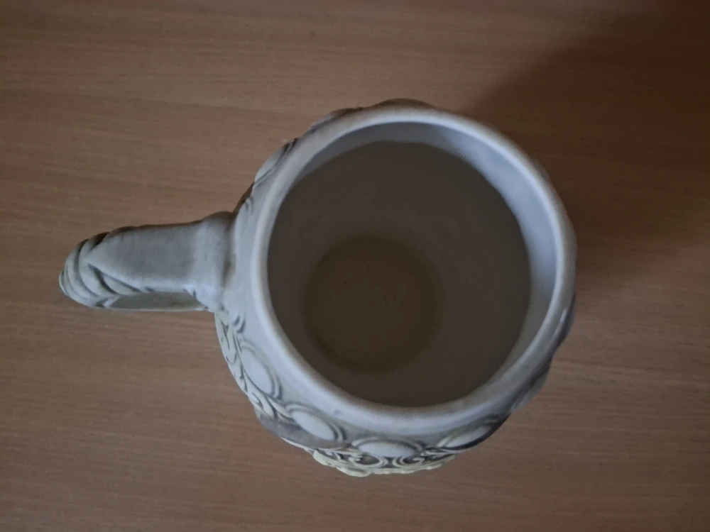 Porcelánový korbel Moritzburg (zámek z Popelky), zn Sitzendorf, Germany