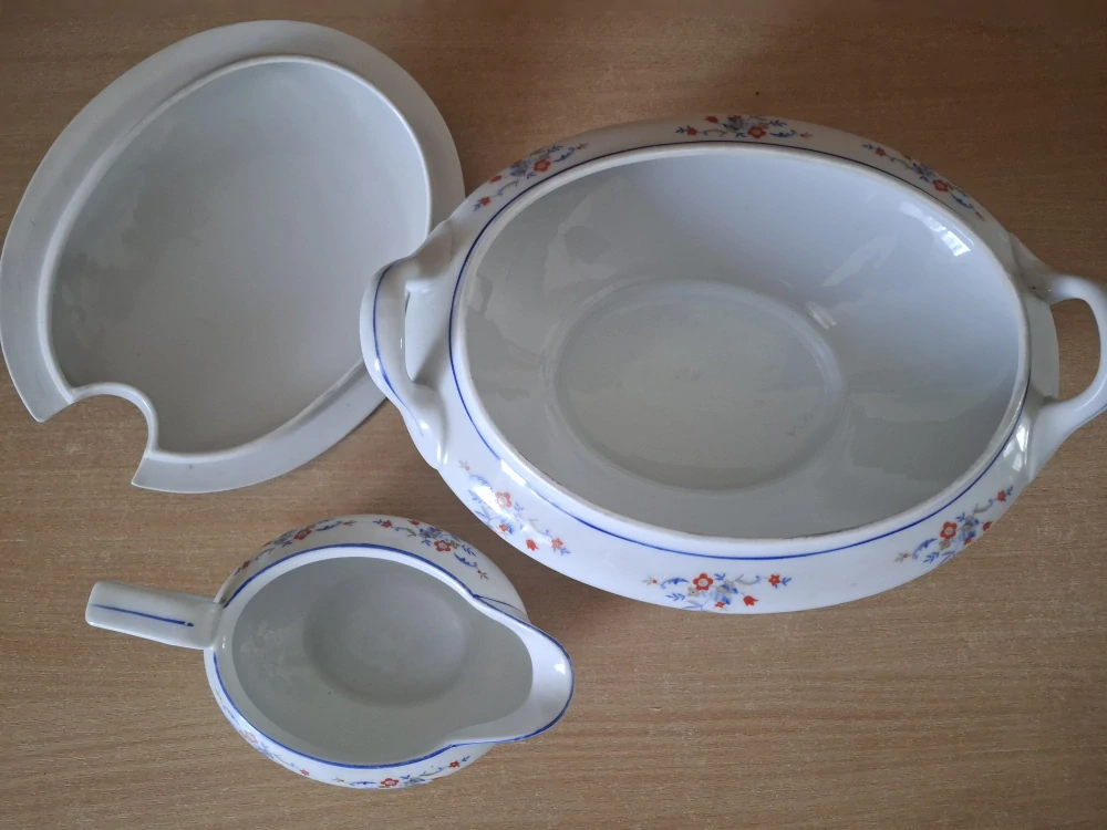 Vintage krásná terina, polévková mísa a omáčník, Božíčany, Czechoslovakia