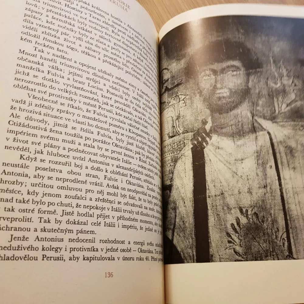 Kleopatra, A. Krawczuk