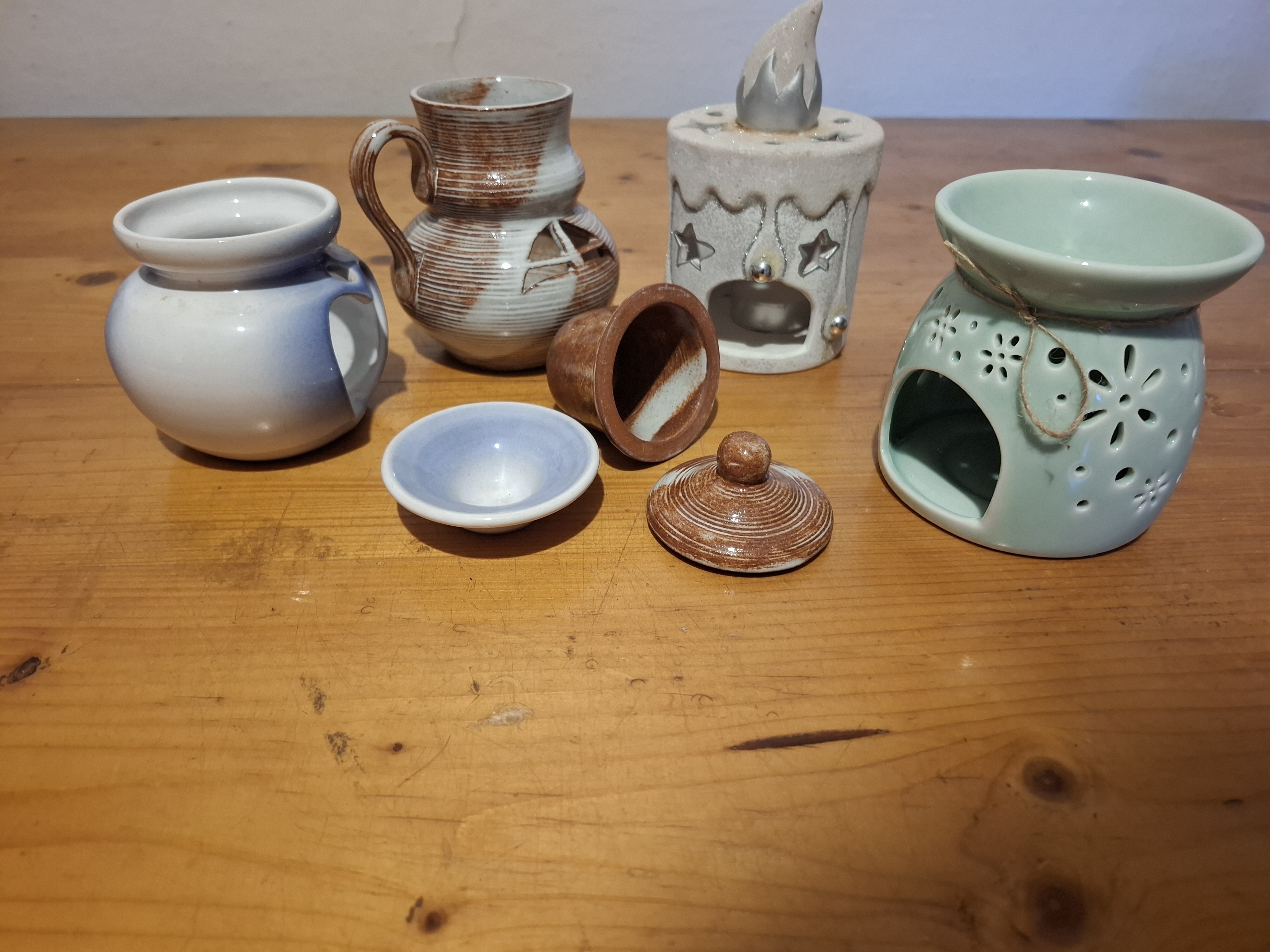 Keramika, 4x svícen na čajovou svíčku, cena za vše 