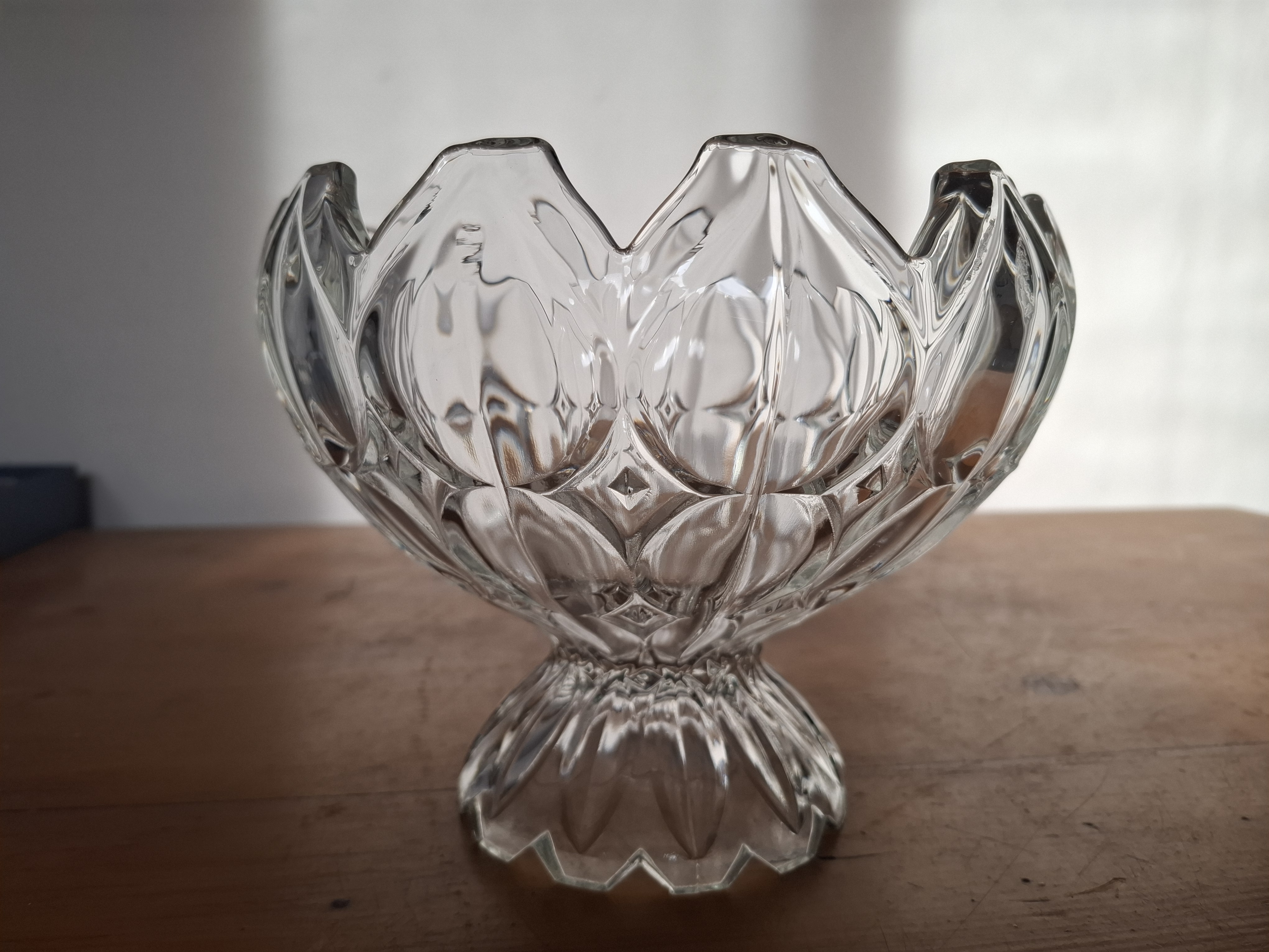 Nástolec, velká mísa na nožce, dekor tulipány 