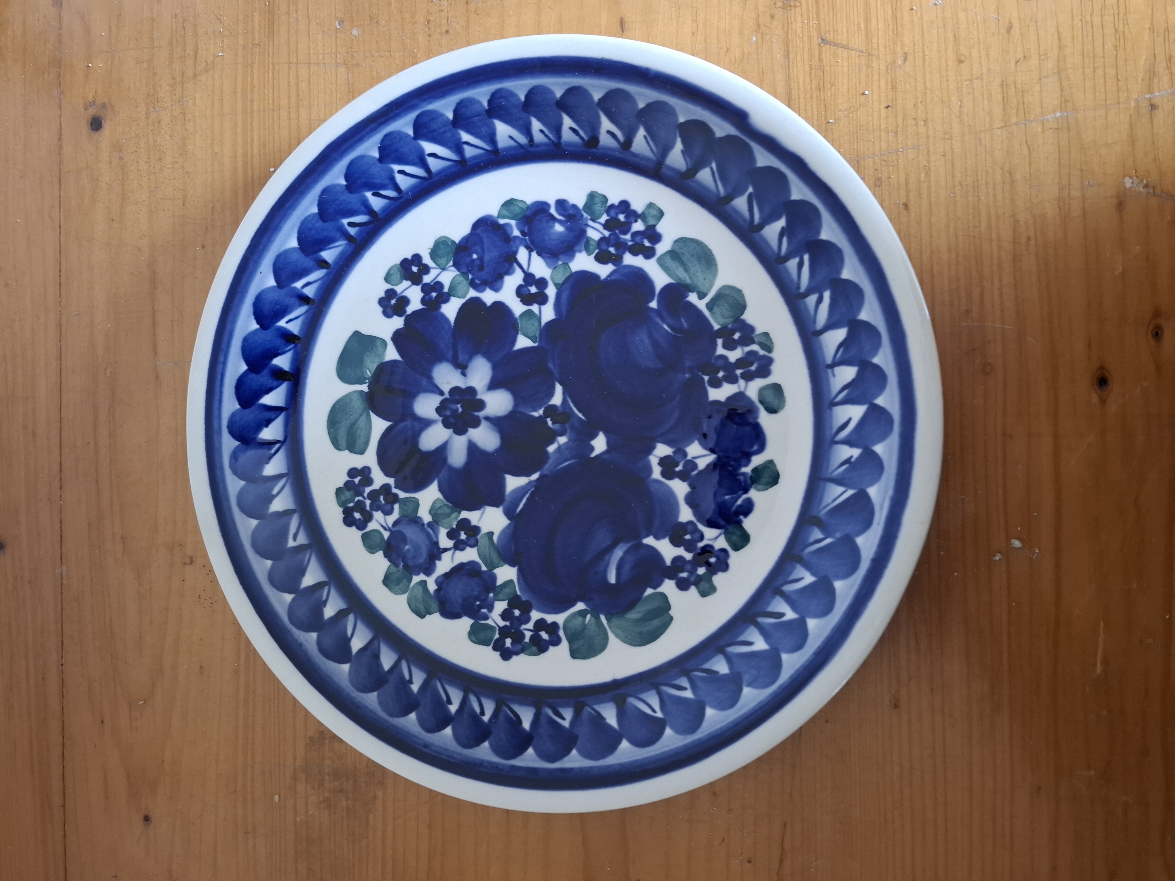 Malovaný talíř, Fajáns Polsko, keramika k zavěšení 