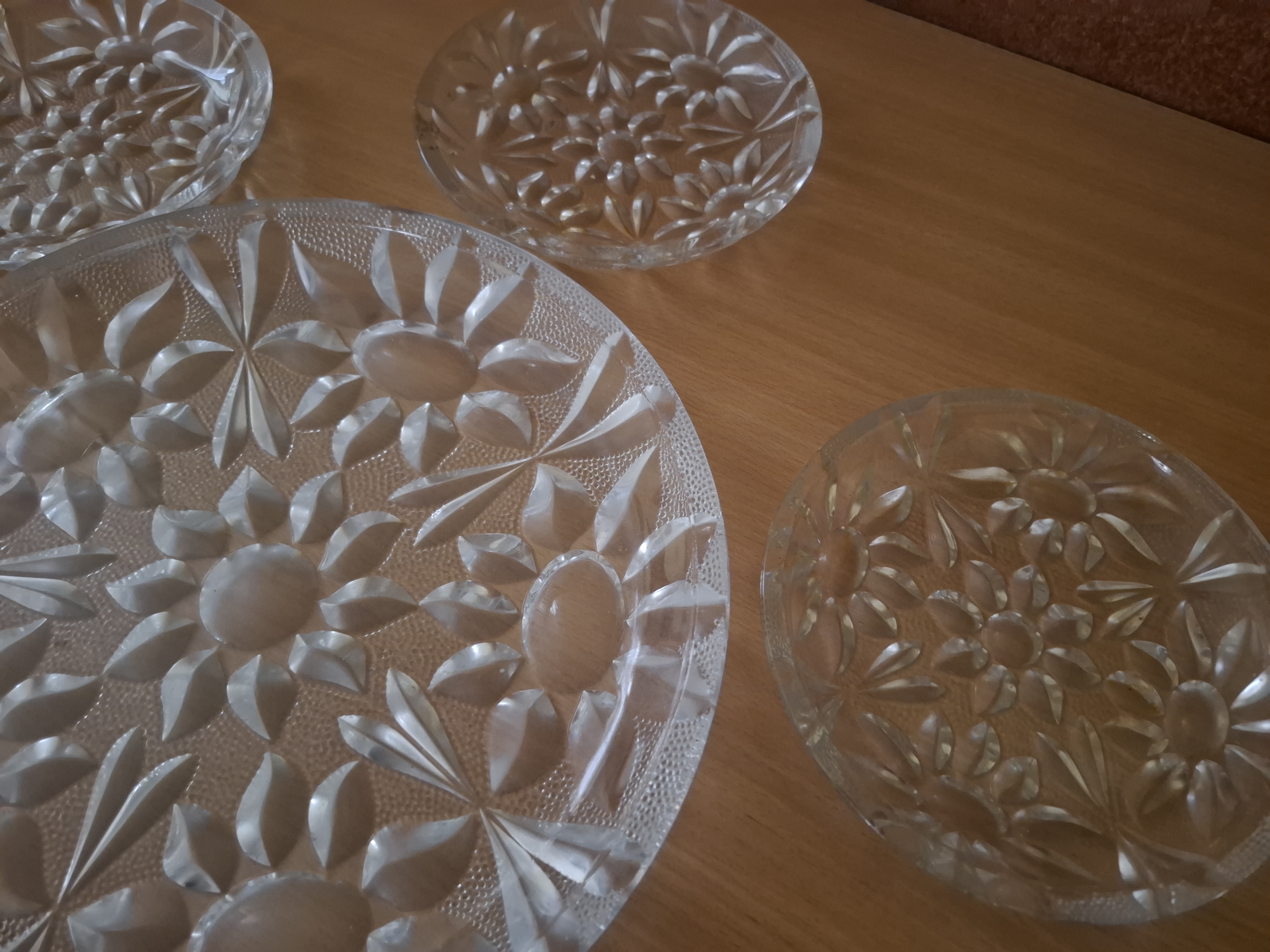 Koláčová, dezertní sada, servis, 6+1, lisované sklo 