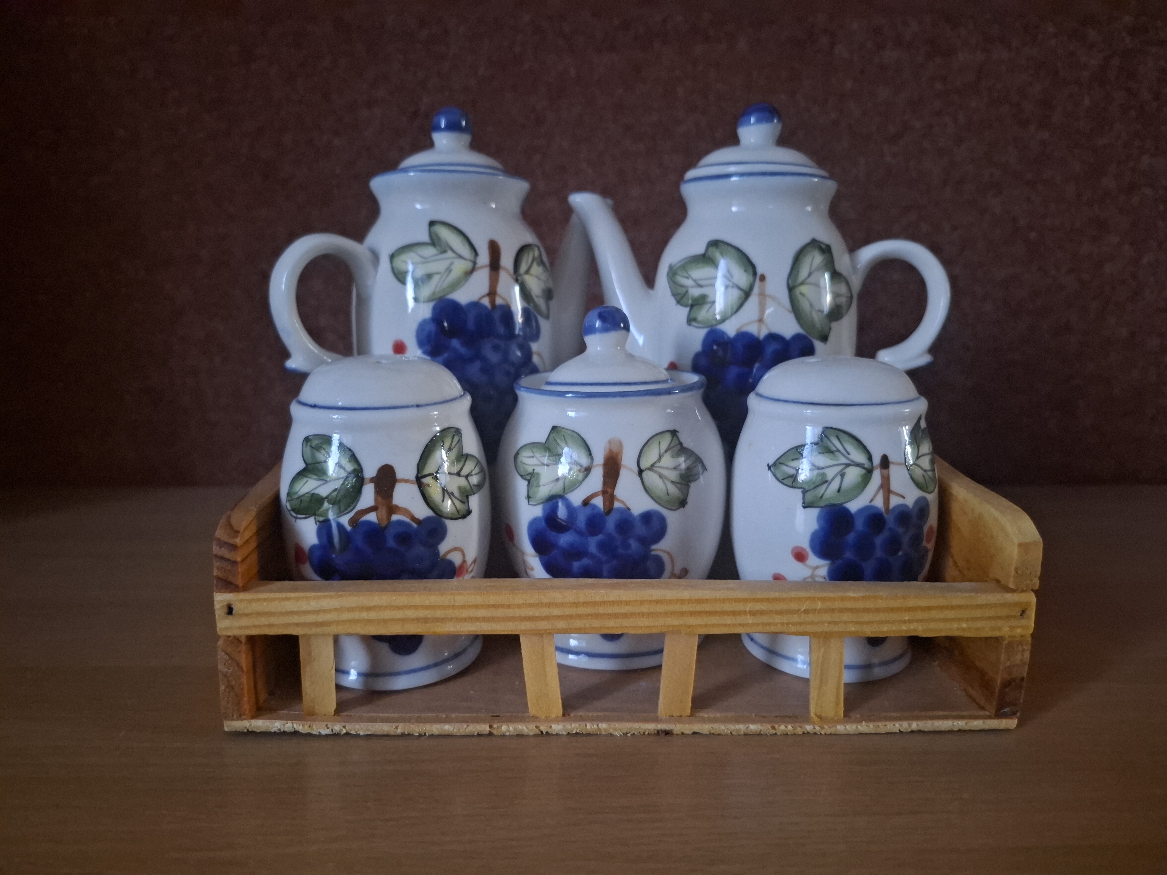 Sada na dochucovadla, sůl, pepř..v dřevěném boxu