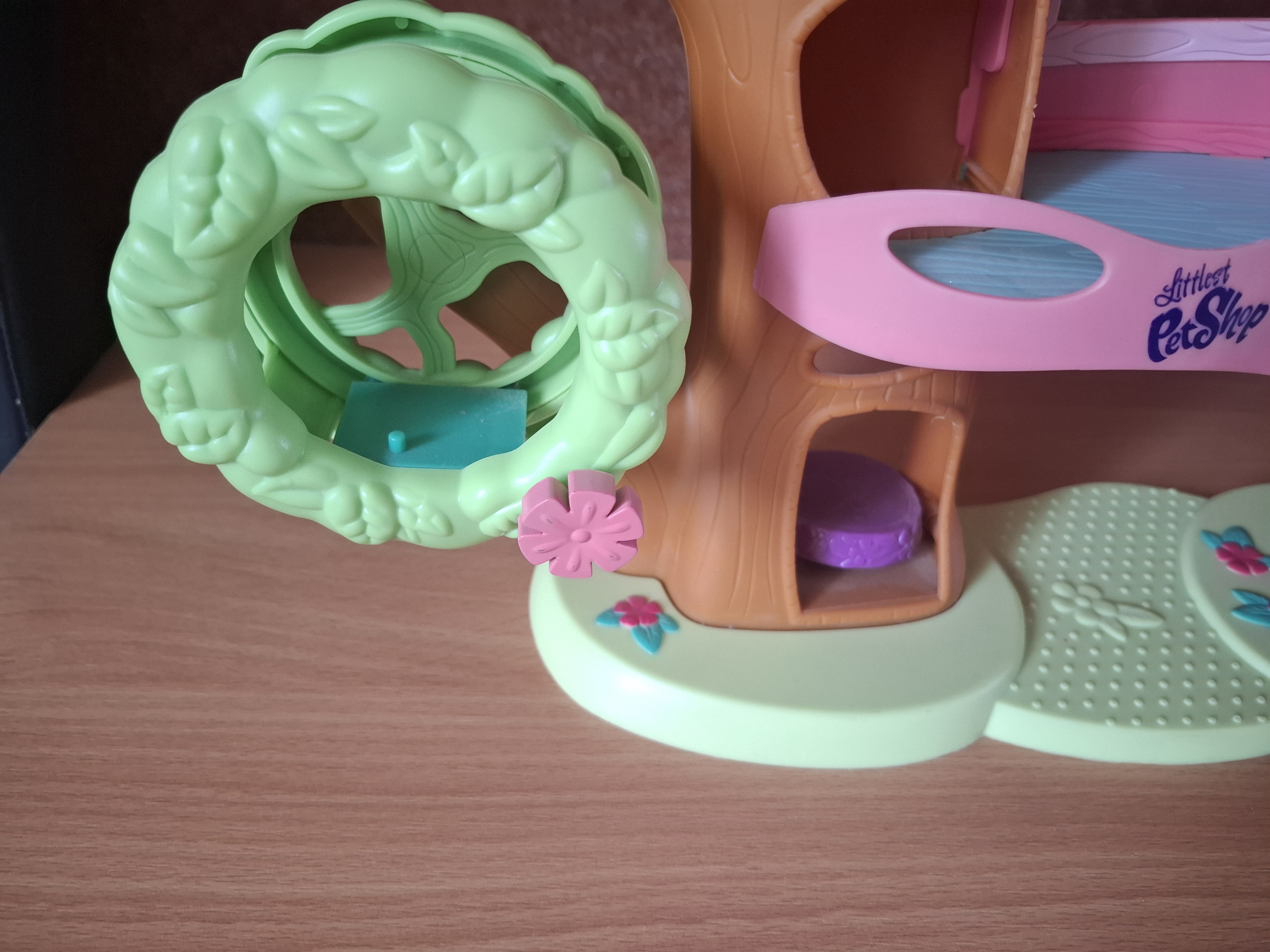 Littlest petshop, stromový domeček, stav viz foto 