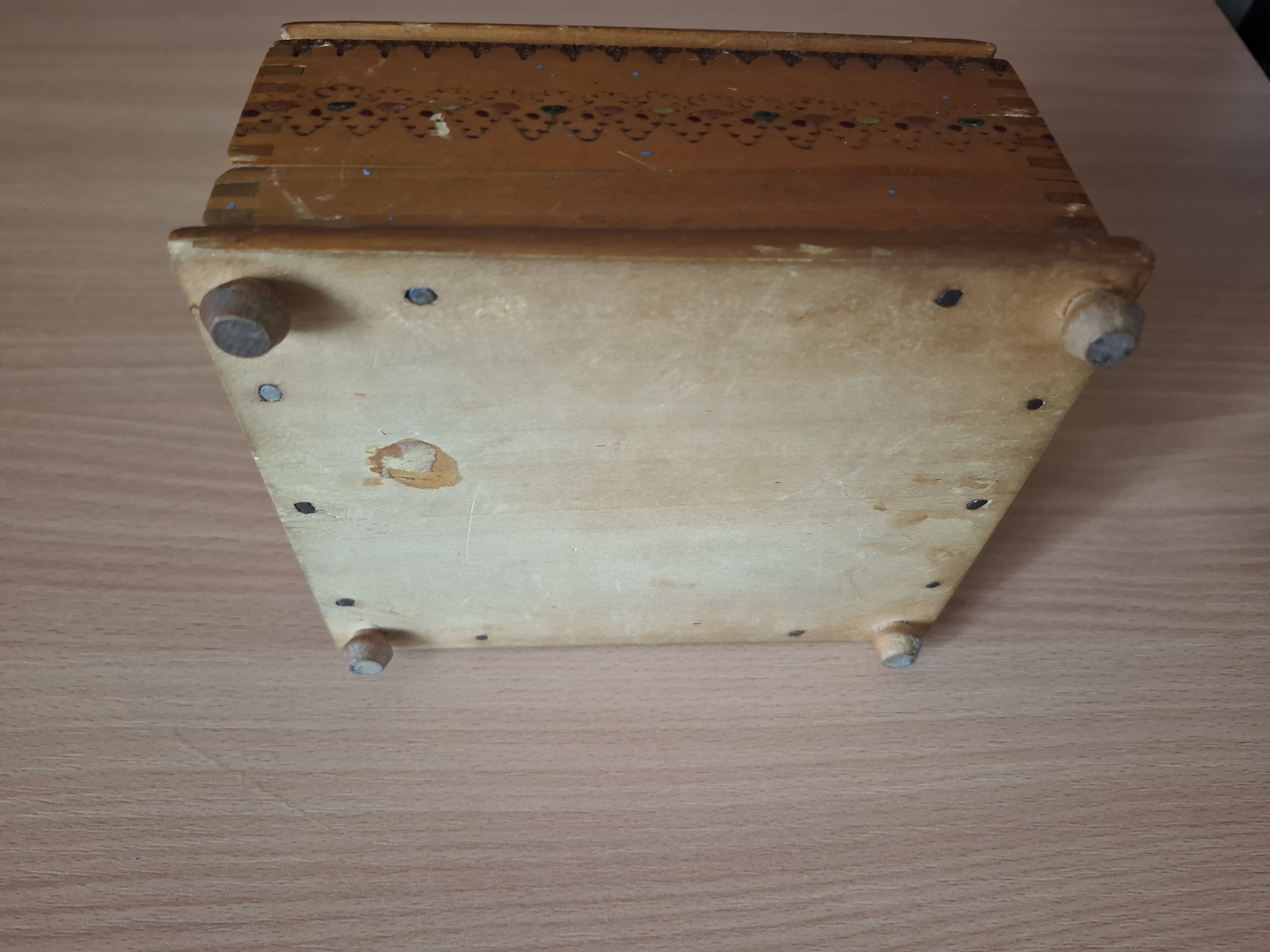 Retro dřevěný box na cigarety, tabatěrka 15x12x9cm