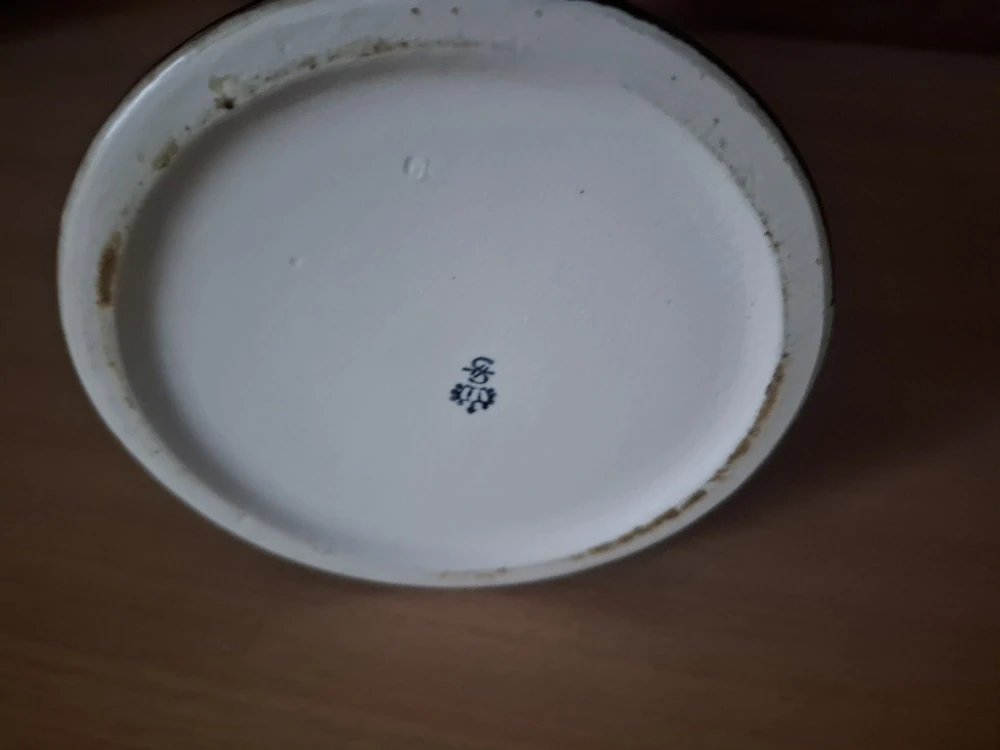 Nádherný porcelánový korbel s květy, Sitzendorf, Německo