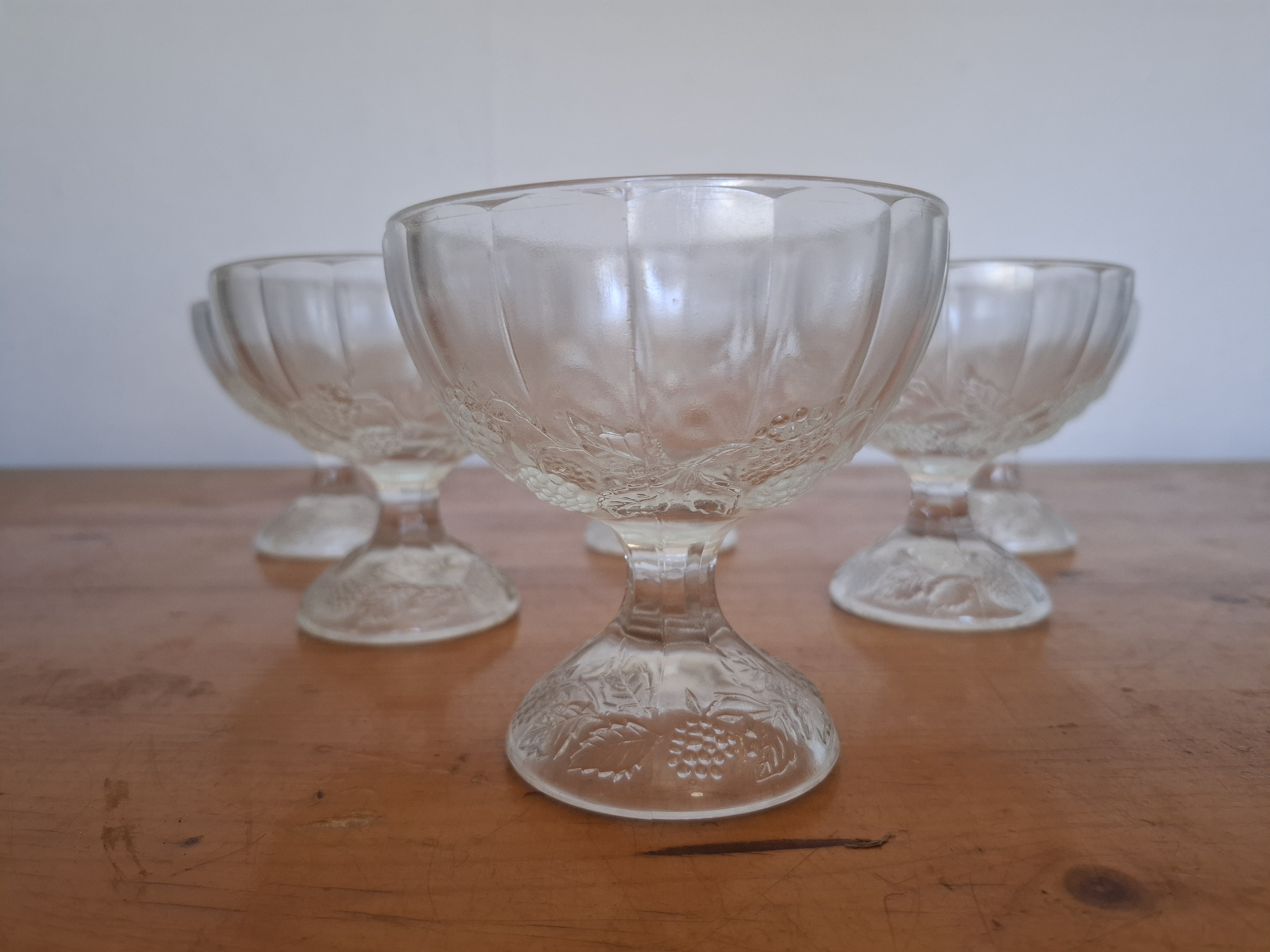 Misky na pohár, dekor jahody, výška 11,5cm, průměr 11,5cm