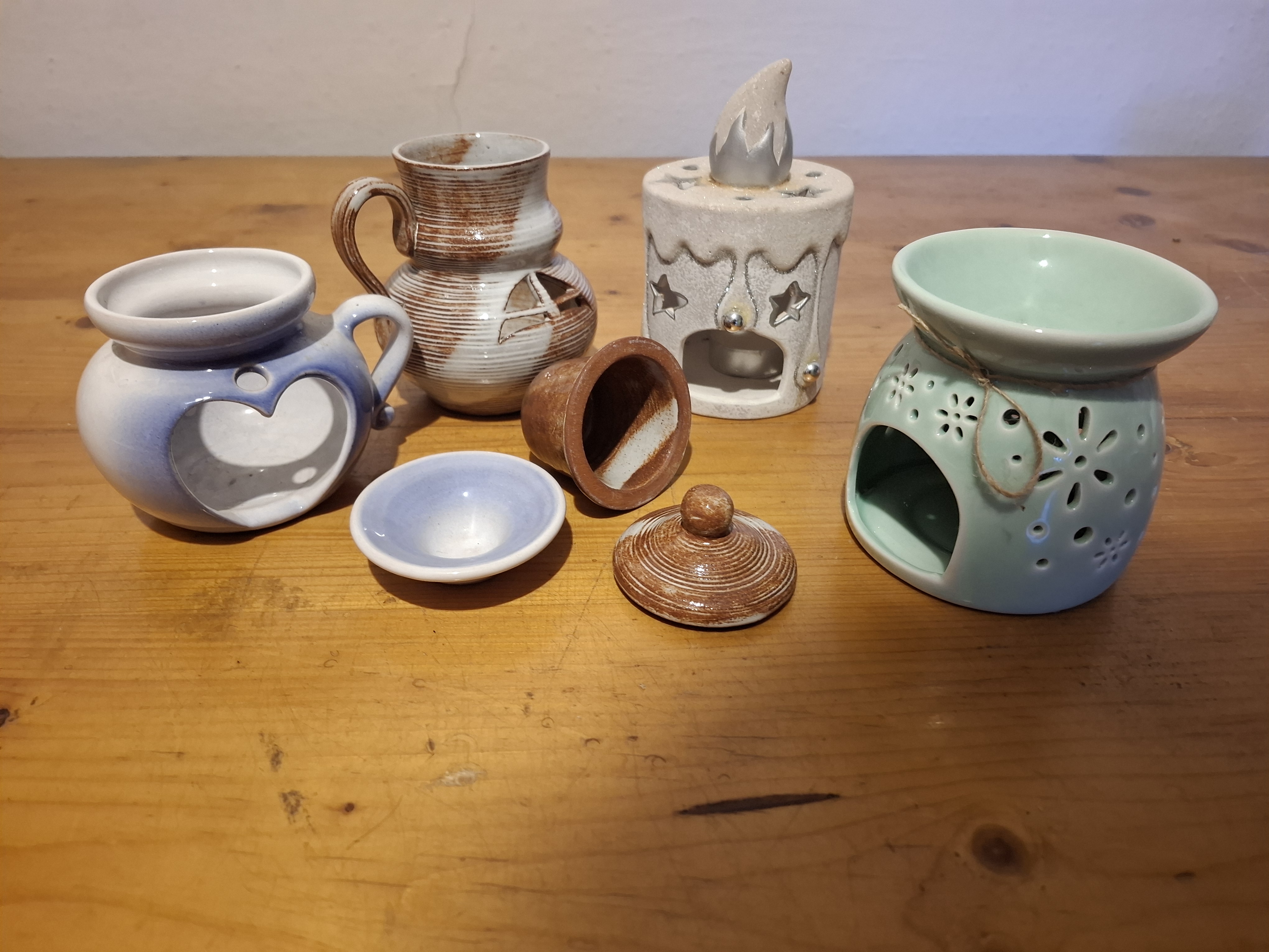 Keramika, 4x svícen na čajovou svíčku, cena za vše 