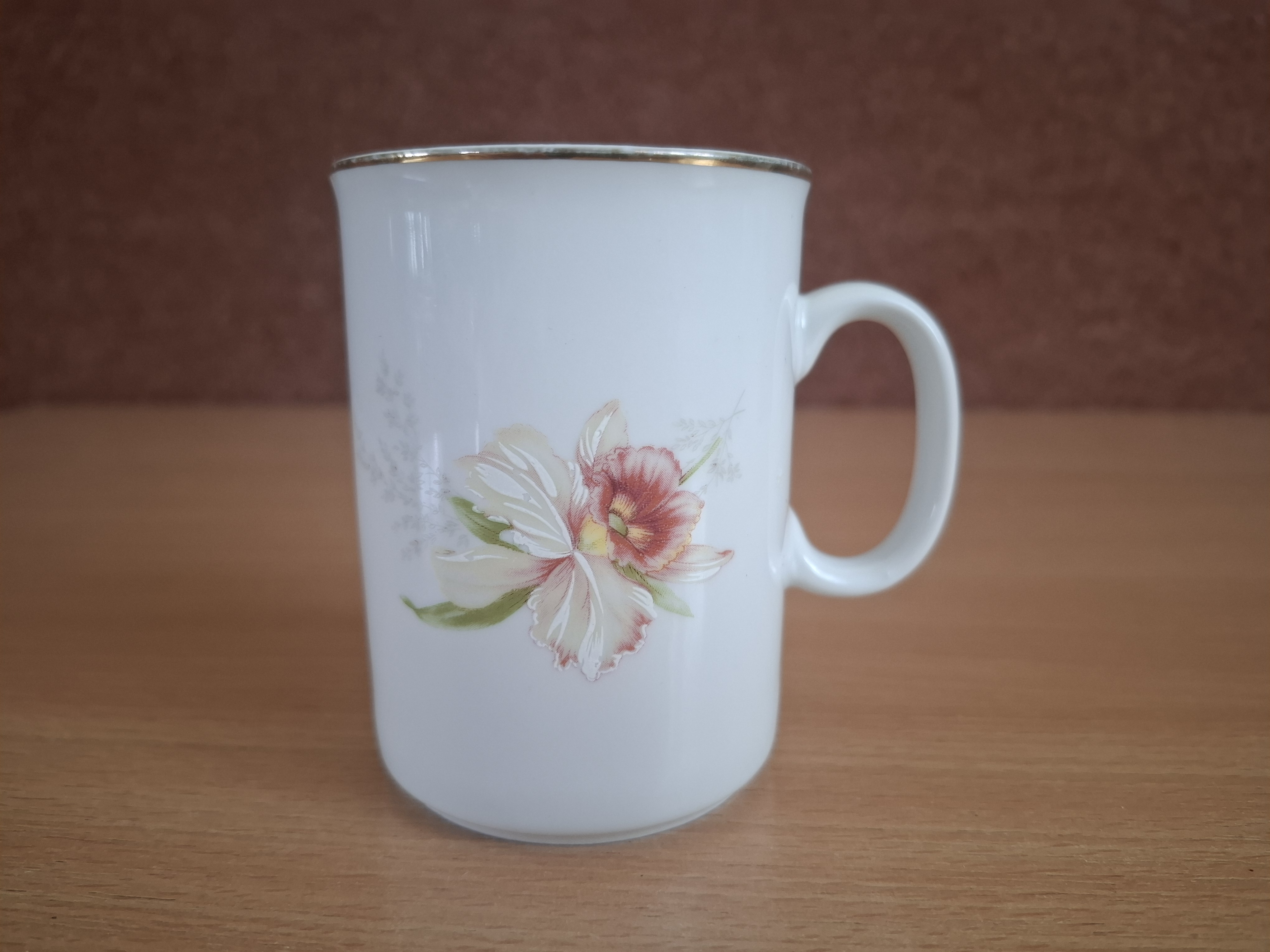 Hrnek, hrníček, orchidej, Dubí Czech republic 