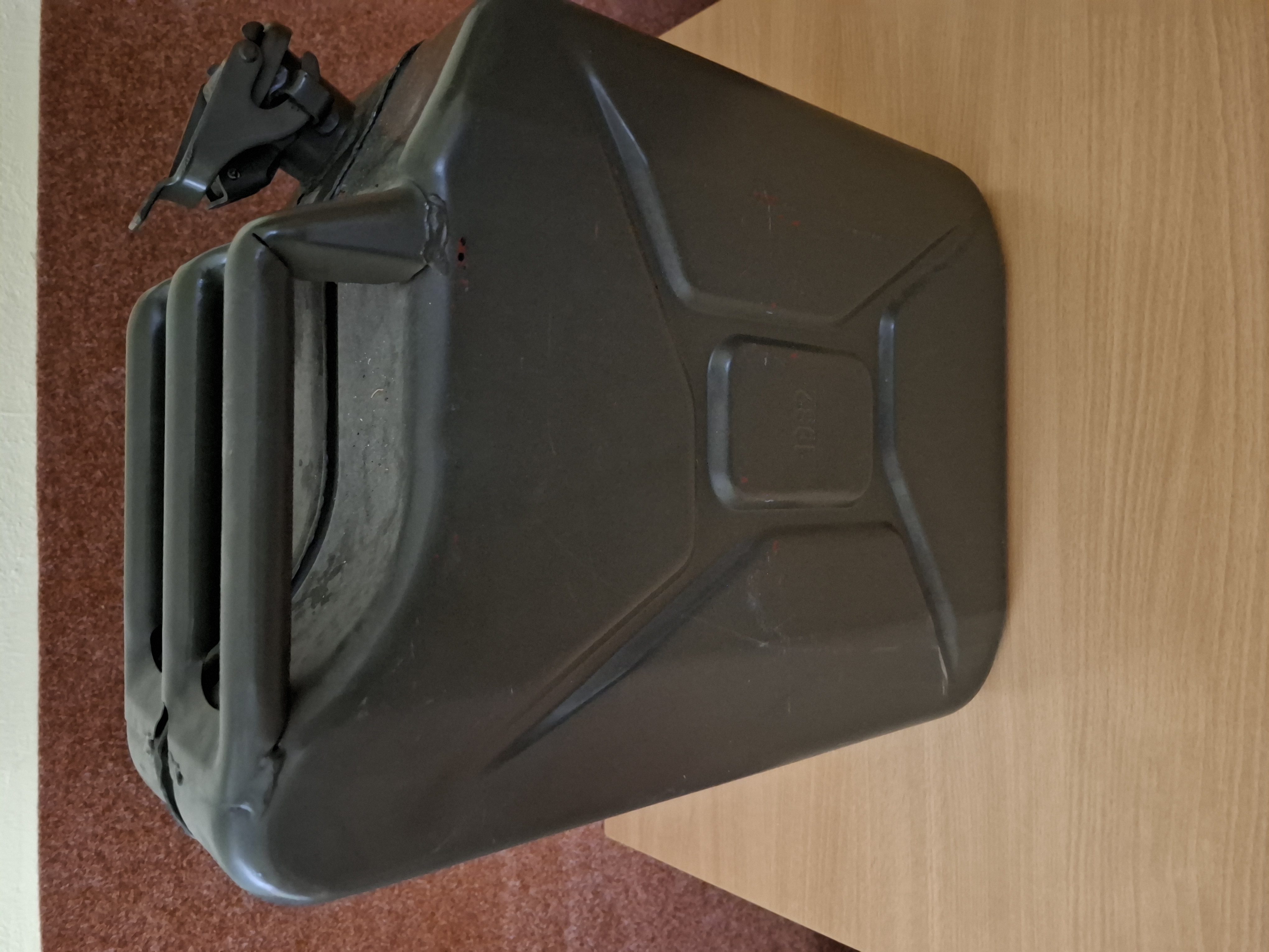 Kovový kanystr, 20l, r.1982