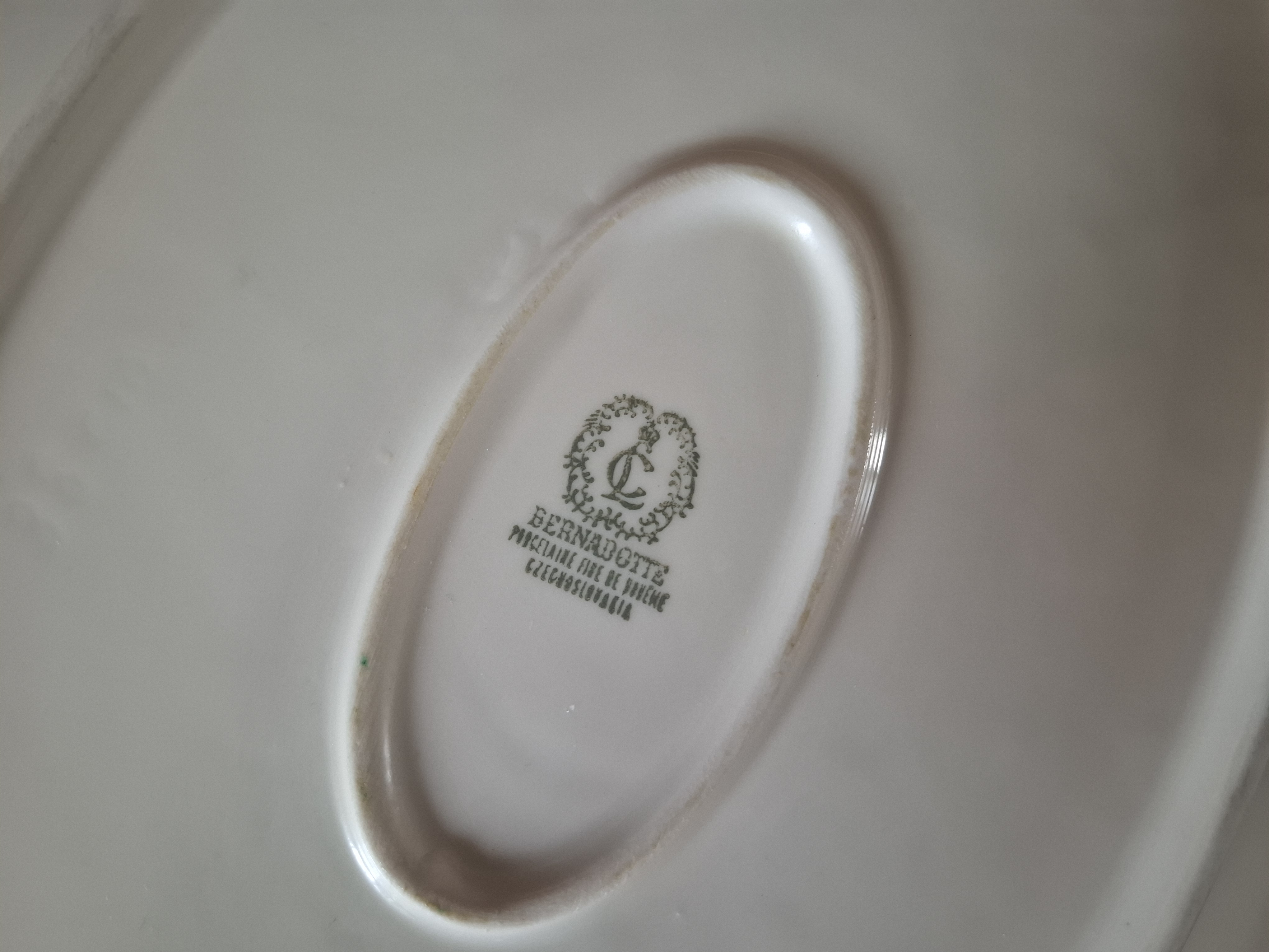 Servírovací talíř, kytičky, zlatý lem, Bernadotte Czechoslovakia 