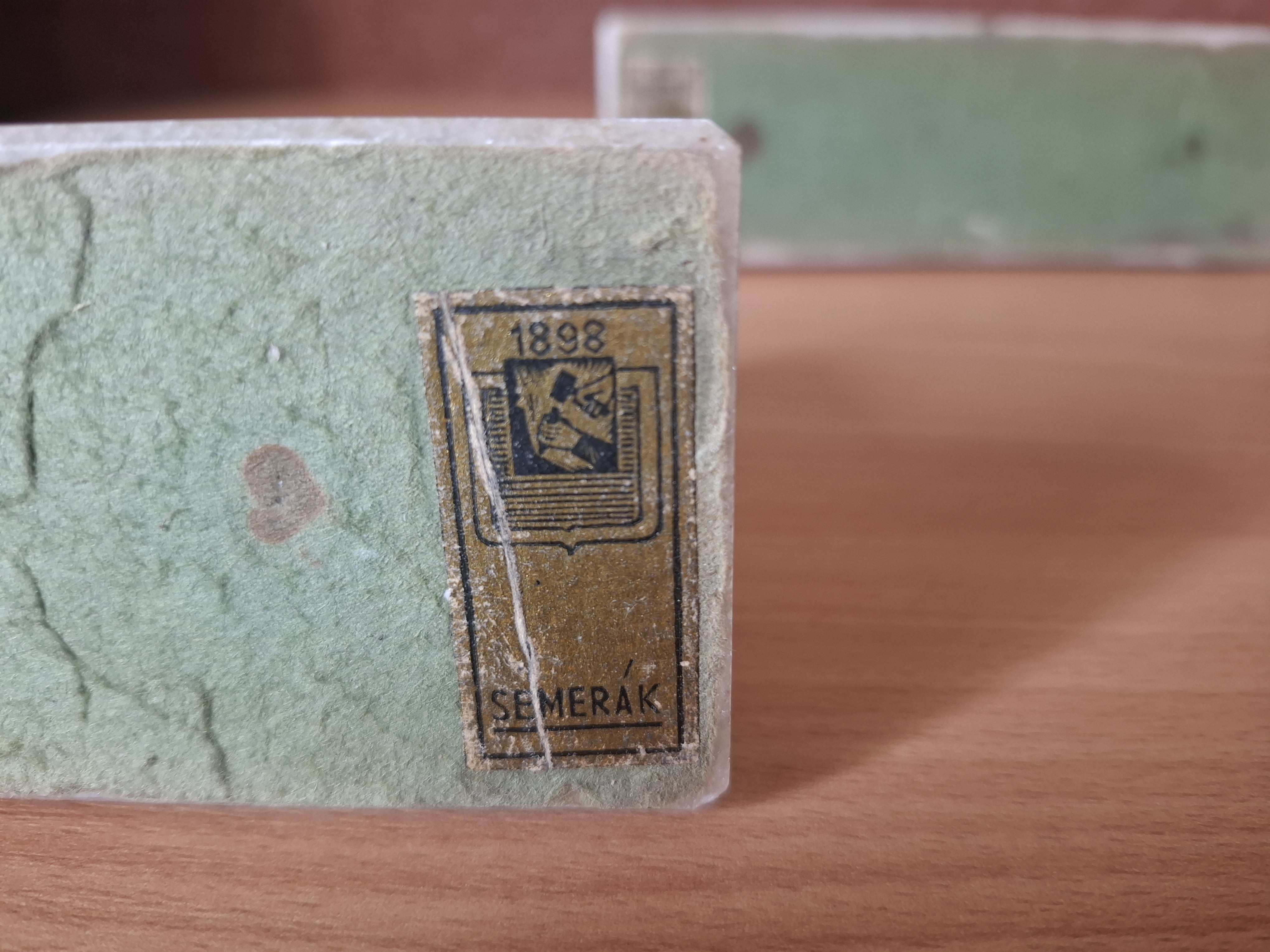 Mramorové stojany na fotky, bez skla, zn. Semerák, cena za oba kusy dohromady 